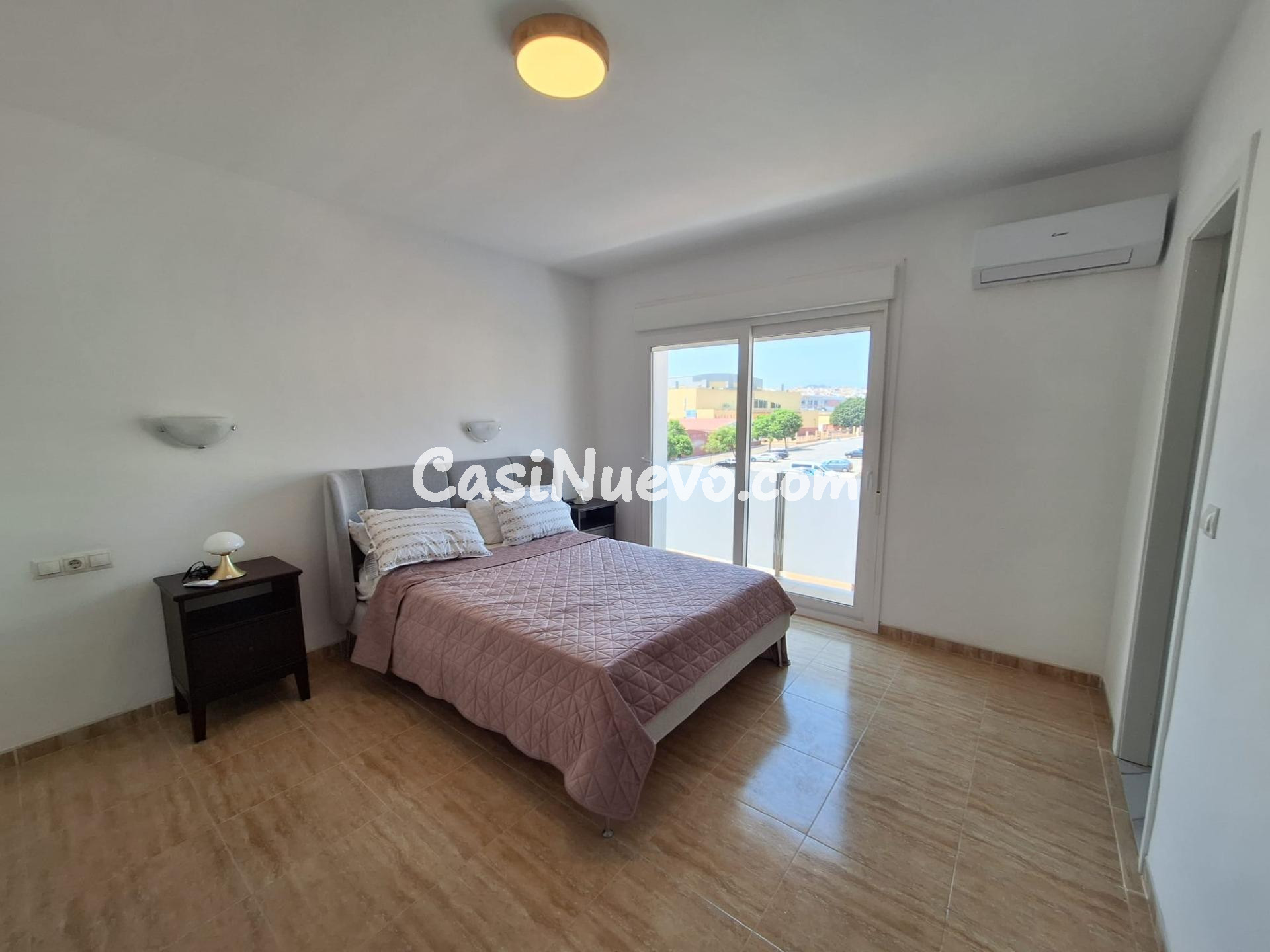 CHALET ADOSADO EN ZONA RECINTO FERIAL - FUENGIROLA - foto 13