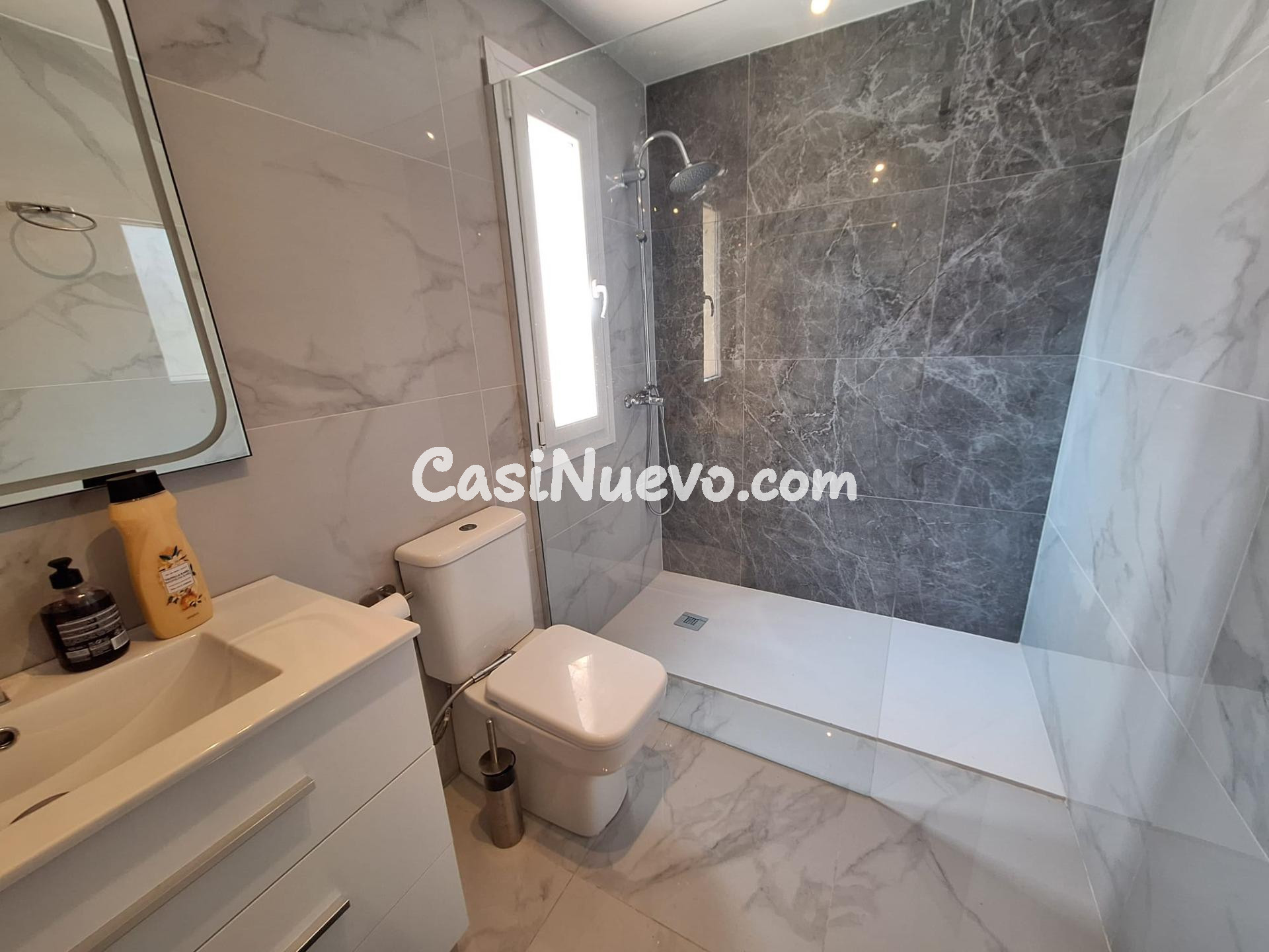 CHALET ADOSADO EN ZONA RECINTO FERIAL - FUENGIROLA - foto 15