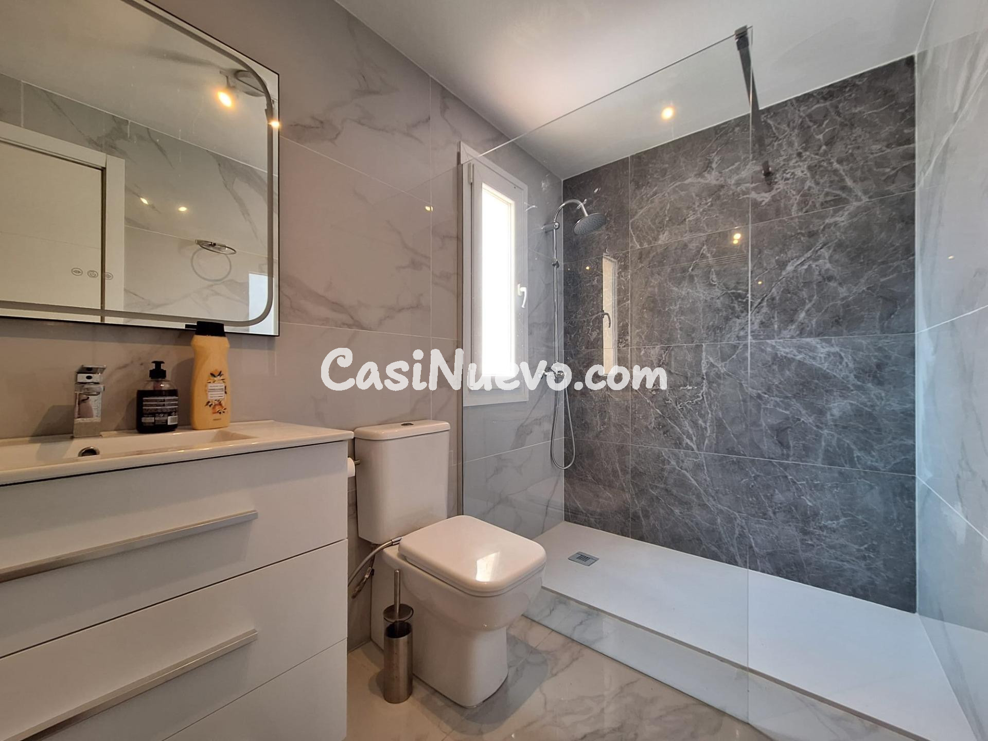 CHALET ADOSADO EN ZONA RECINTO FERIAL - FUENGIROLA - foto 16