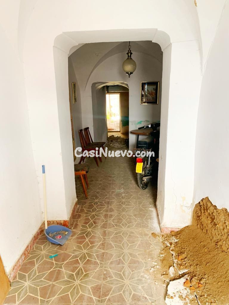 A. Casa para derribar y hacer proyecto nuevo en su solar de  - foto 7