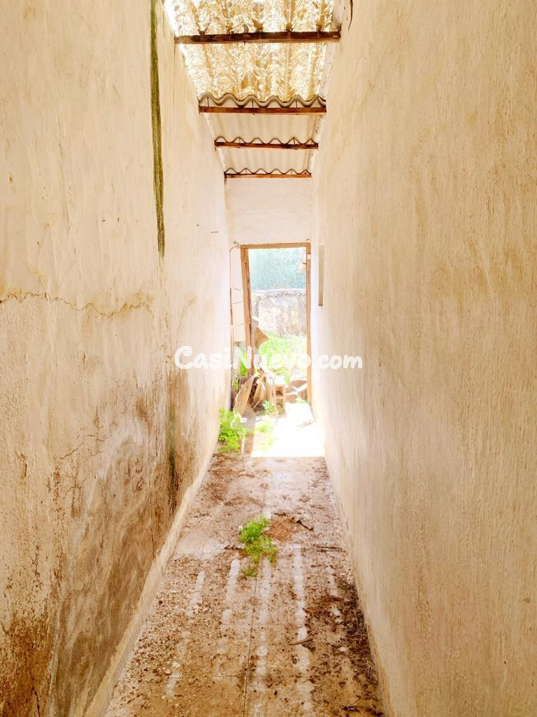 A. Casa para derribar y hacer proyecto nuevo en su solar de  - foto 9