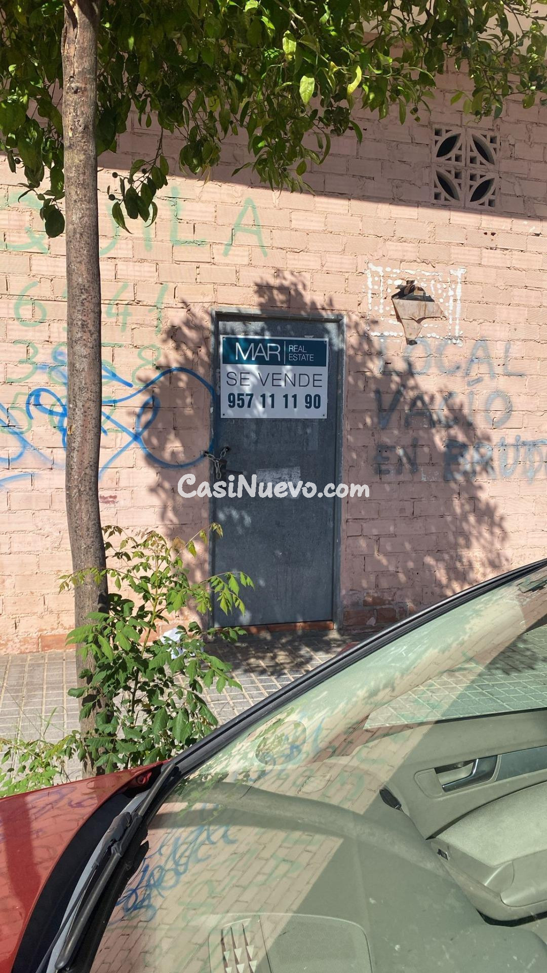 D. LOCAL EN BRUTO CON SALIDA DE HUMOS EN GLORIETA AMADORA - foto 3