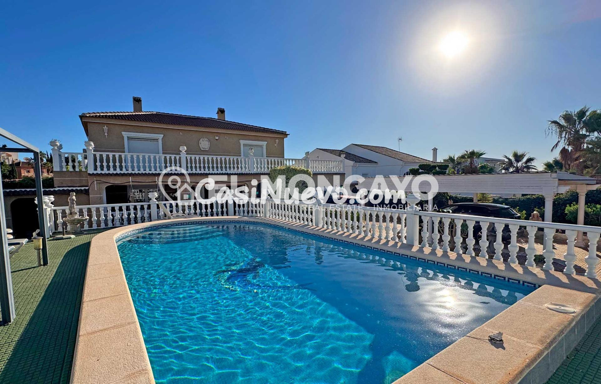 Fantástico chalet independiente con piscina privada en La Ur