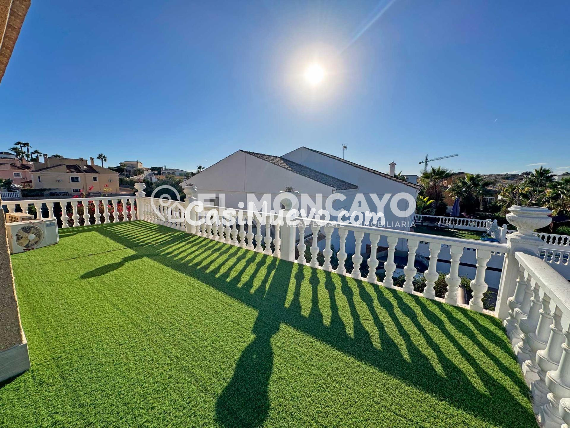 Fantástico chalet independiente con piscina privada en La Ur - foto 23