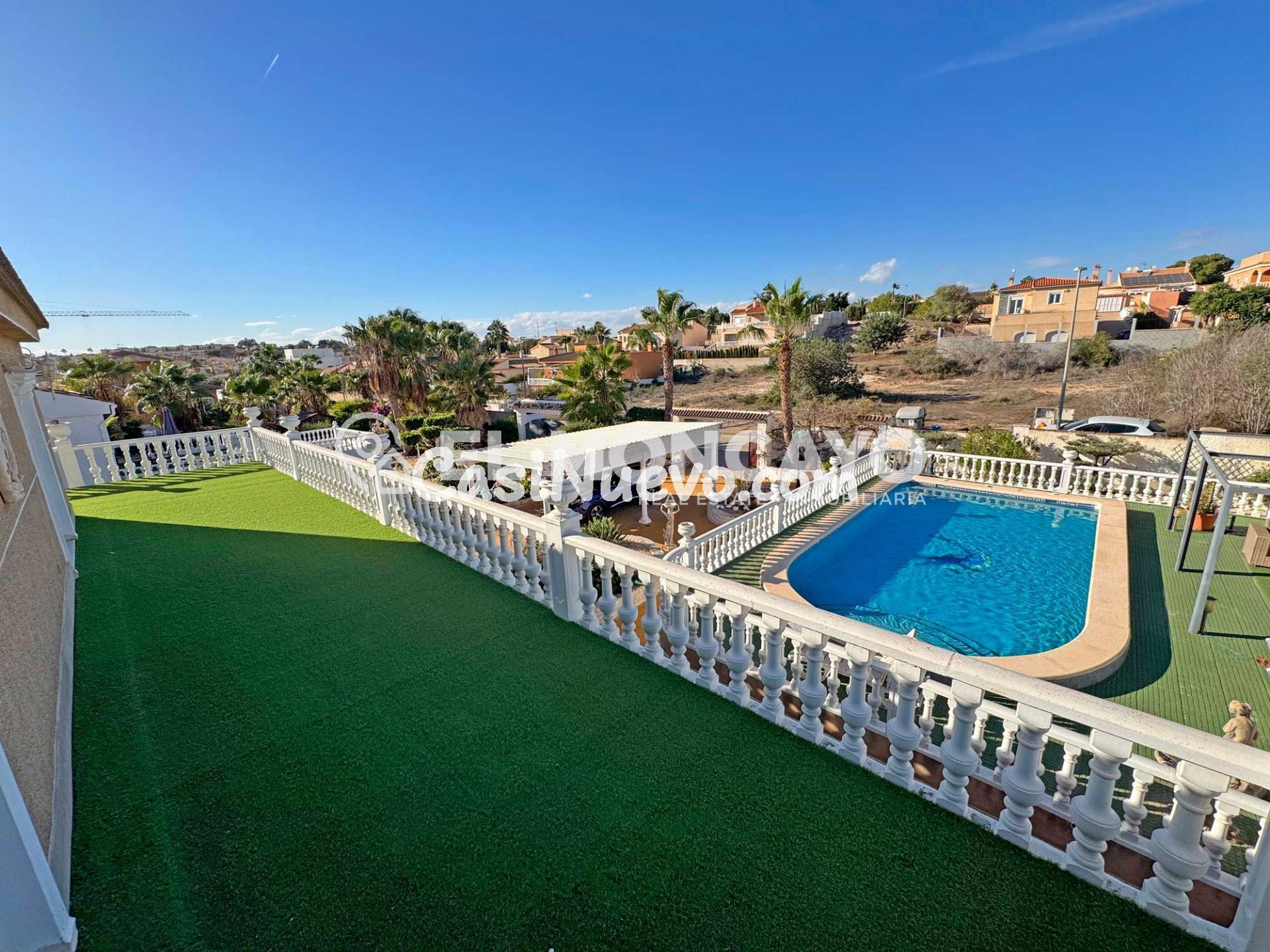 Fantástico chalet independiente con piscina privada en La Ur - foto 24