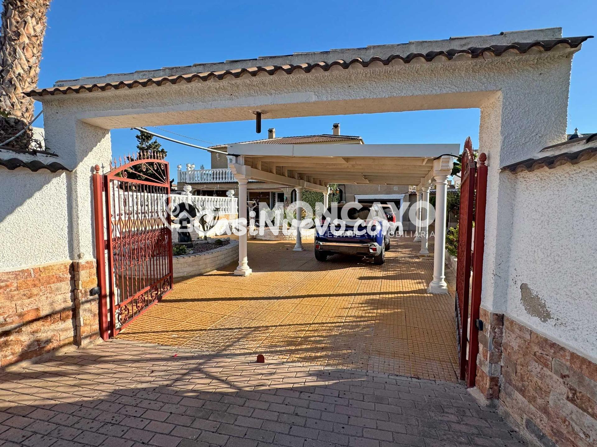Fantástico chalet independiente con piscina privada en La Ur - foto 37