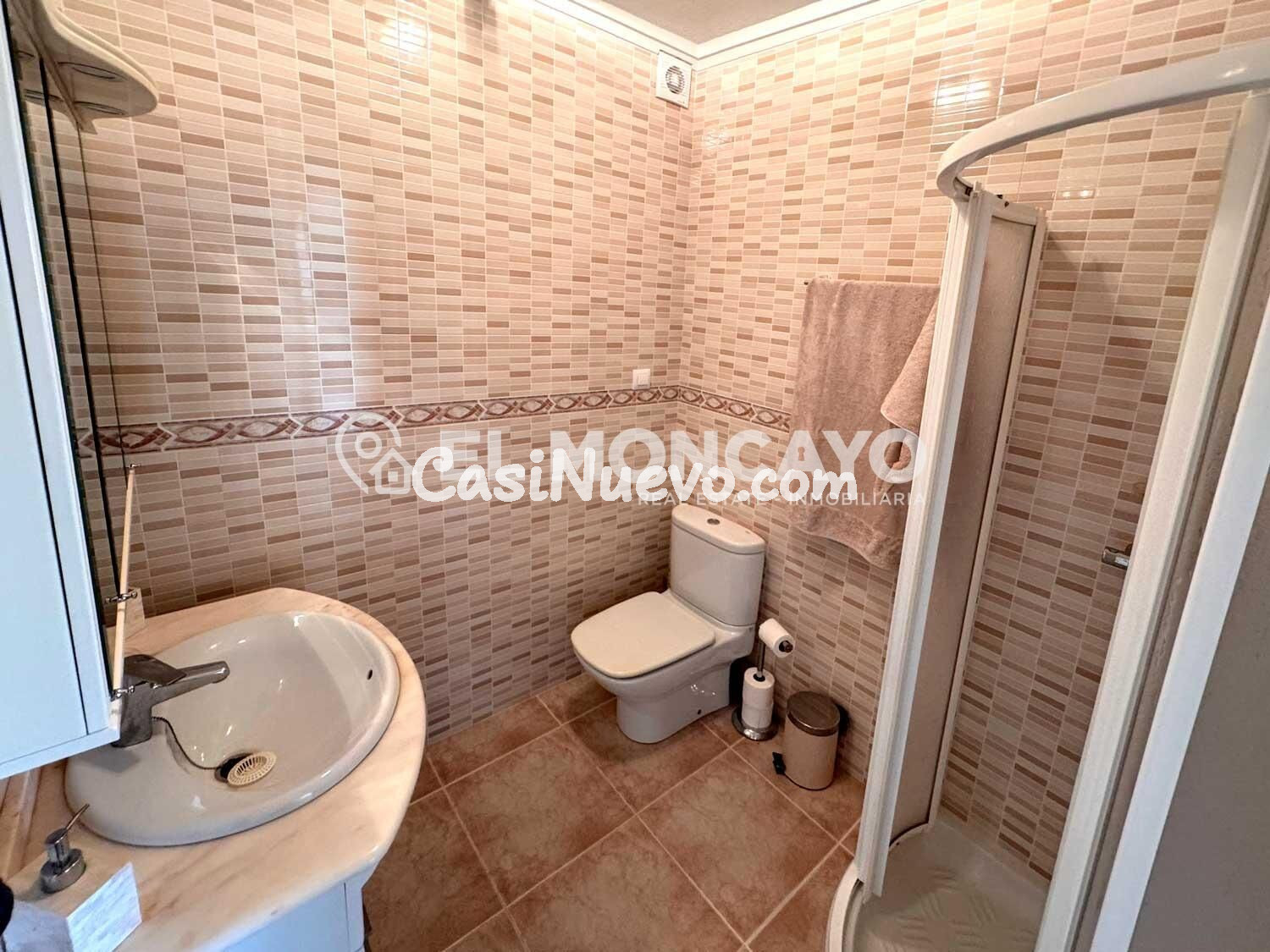 Fantástico chalet independiente con piscina privada en Ciuda - foto 22