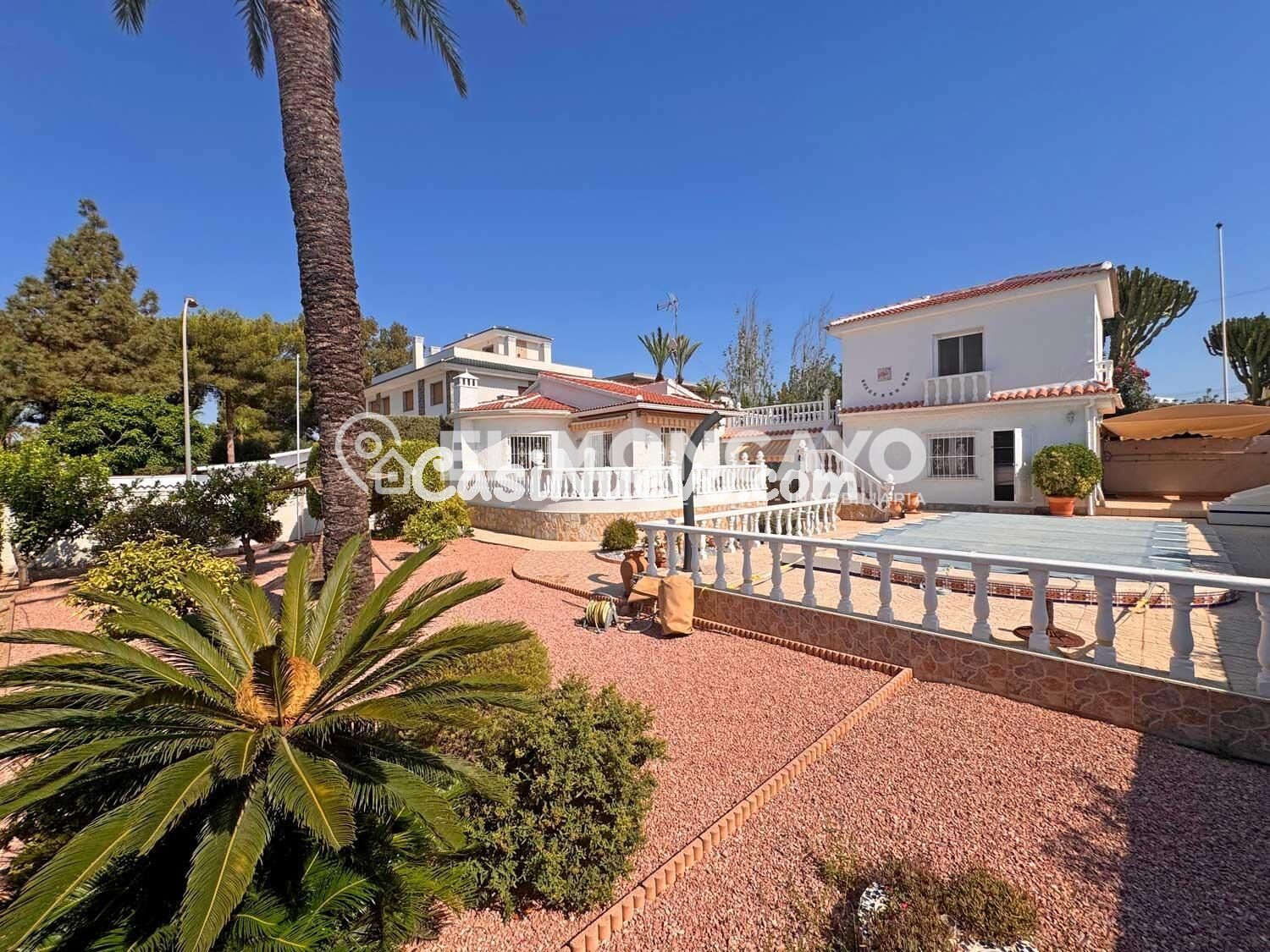 Fantástico chalet independiente con piscina privada en Ciuda - foto 39