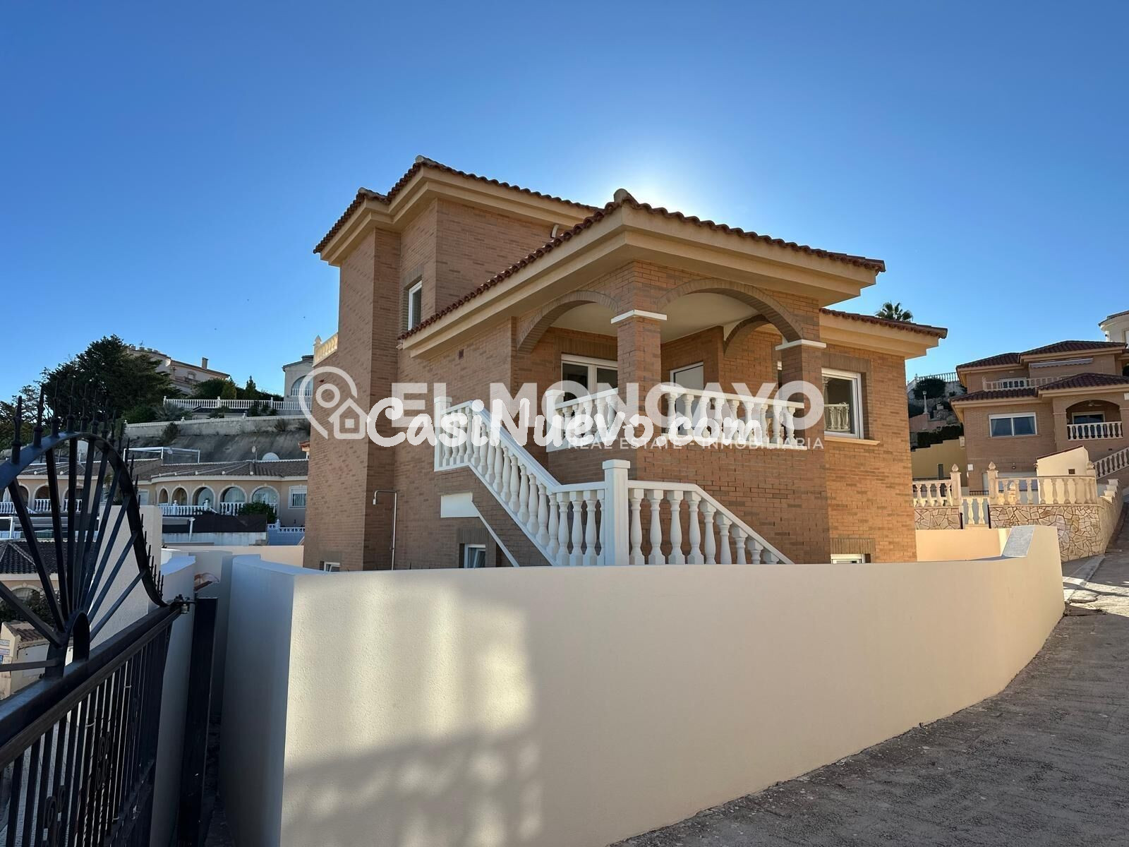 Fantástico chalet independiente de obra nueva con piscina pr