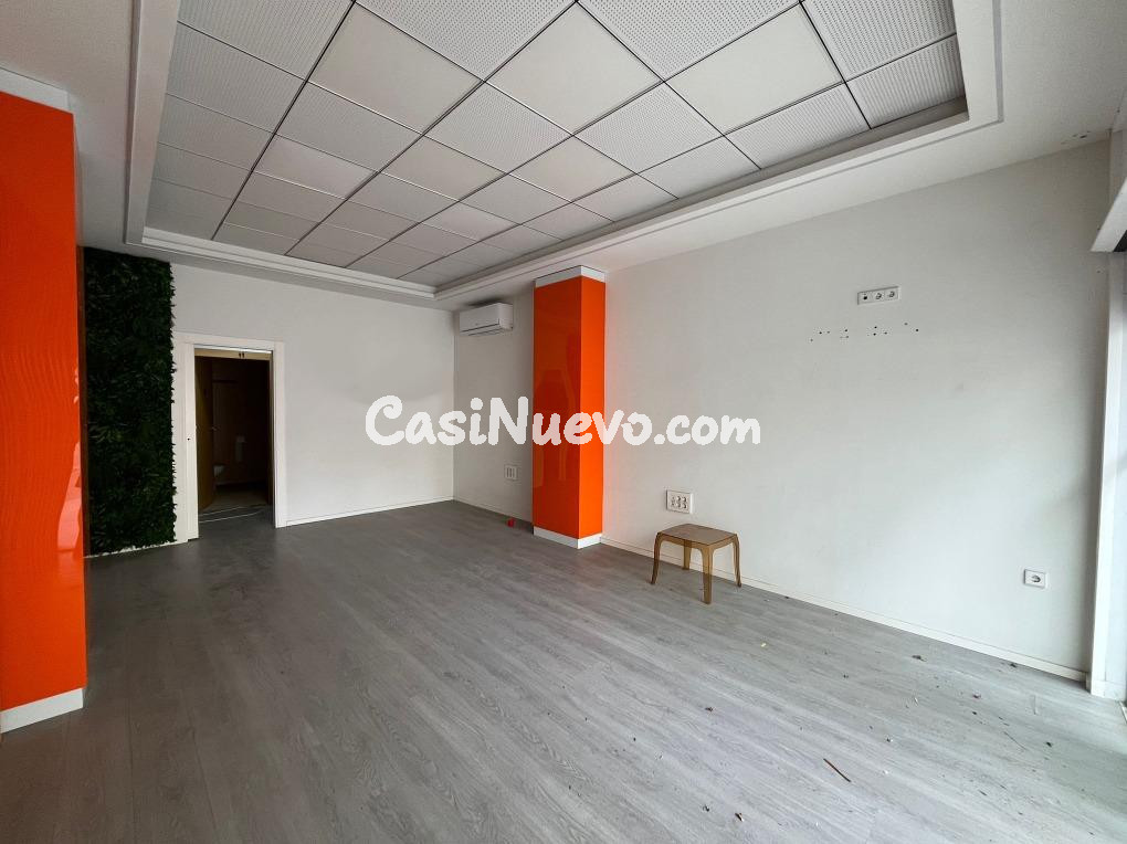 Fantástico local comercial listo para su uso en pleno centro - foto 2