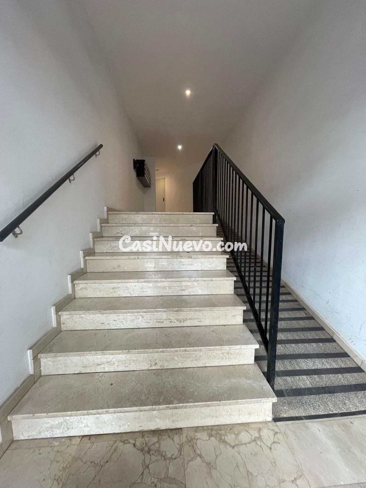 Piso con garaje y trastero a la Venta en Faura - foto 2