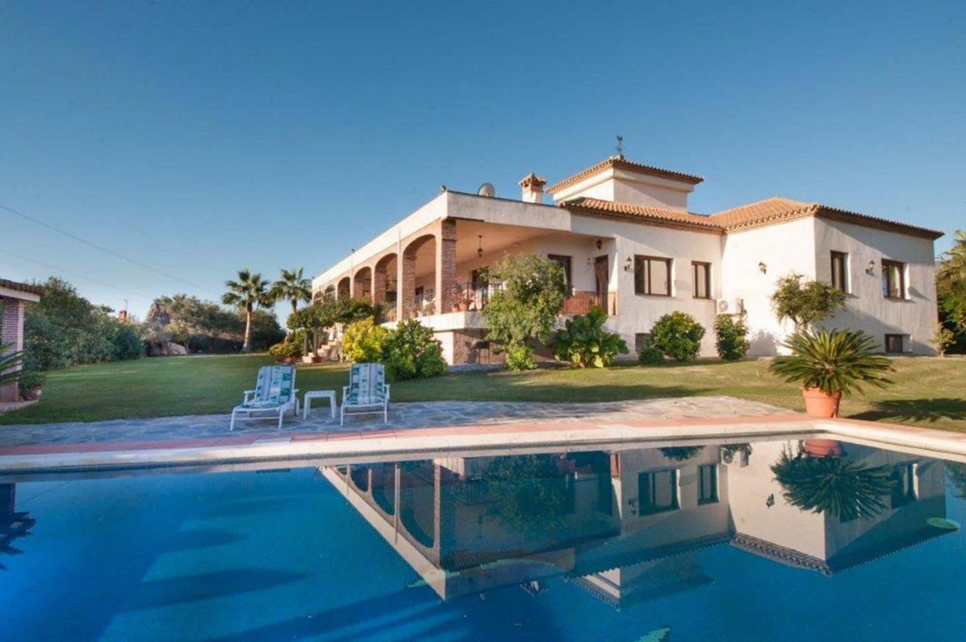 Magnifica villa en Estepona | CABANILLAS REAL ESTATE