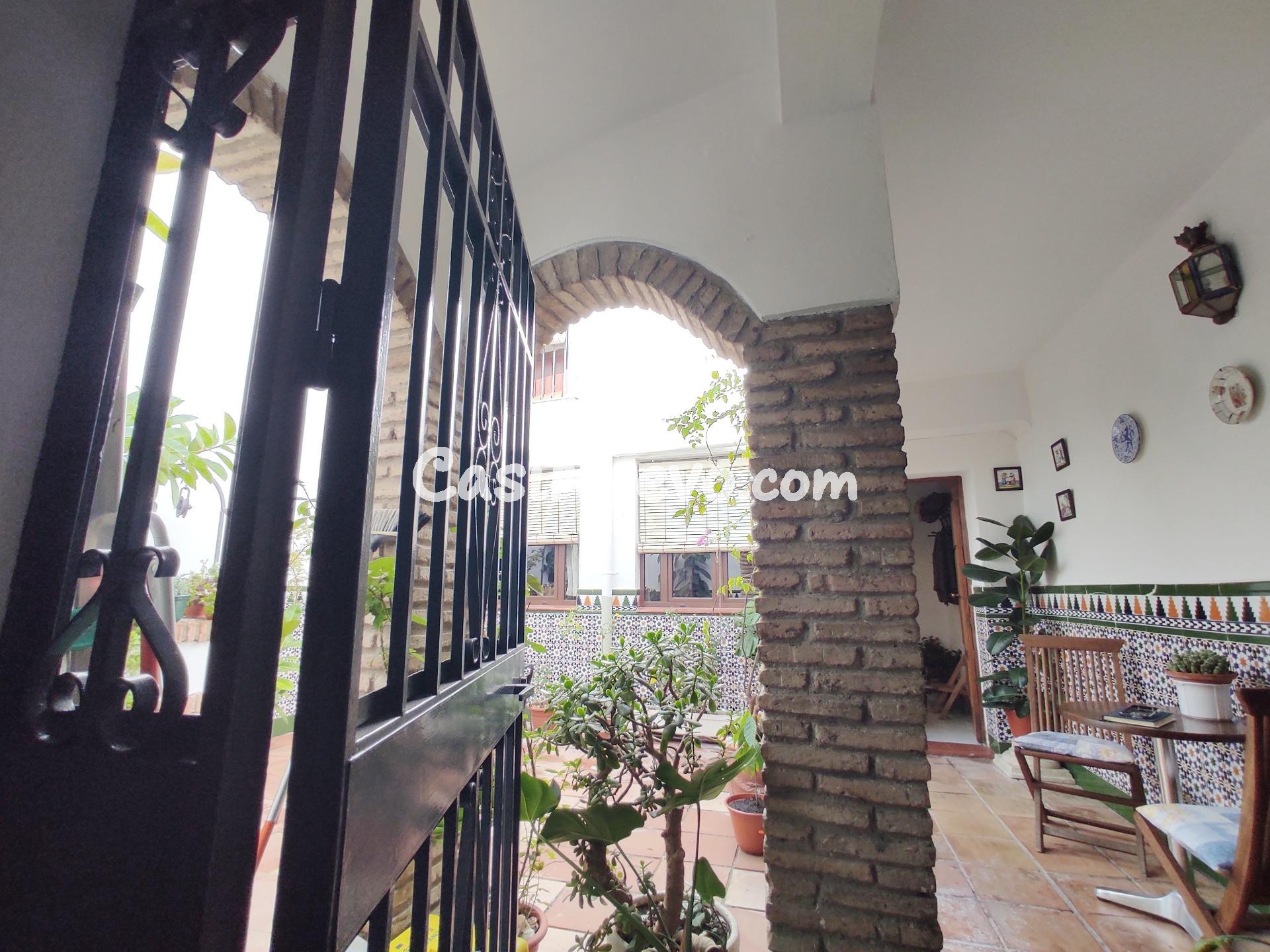 "Tu Hogar Soñado en Santa Marina: Encanto y Tradición en el  - foto 9