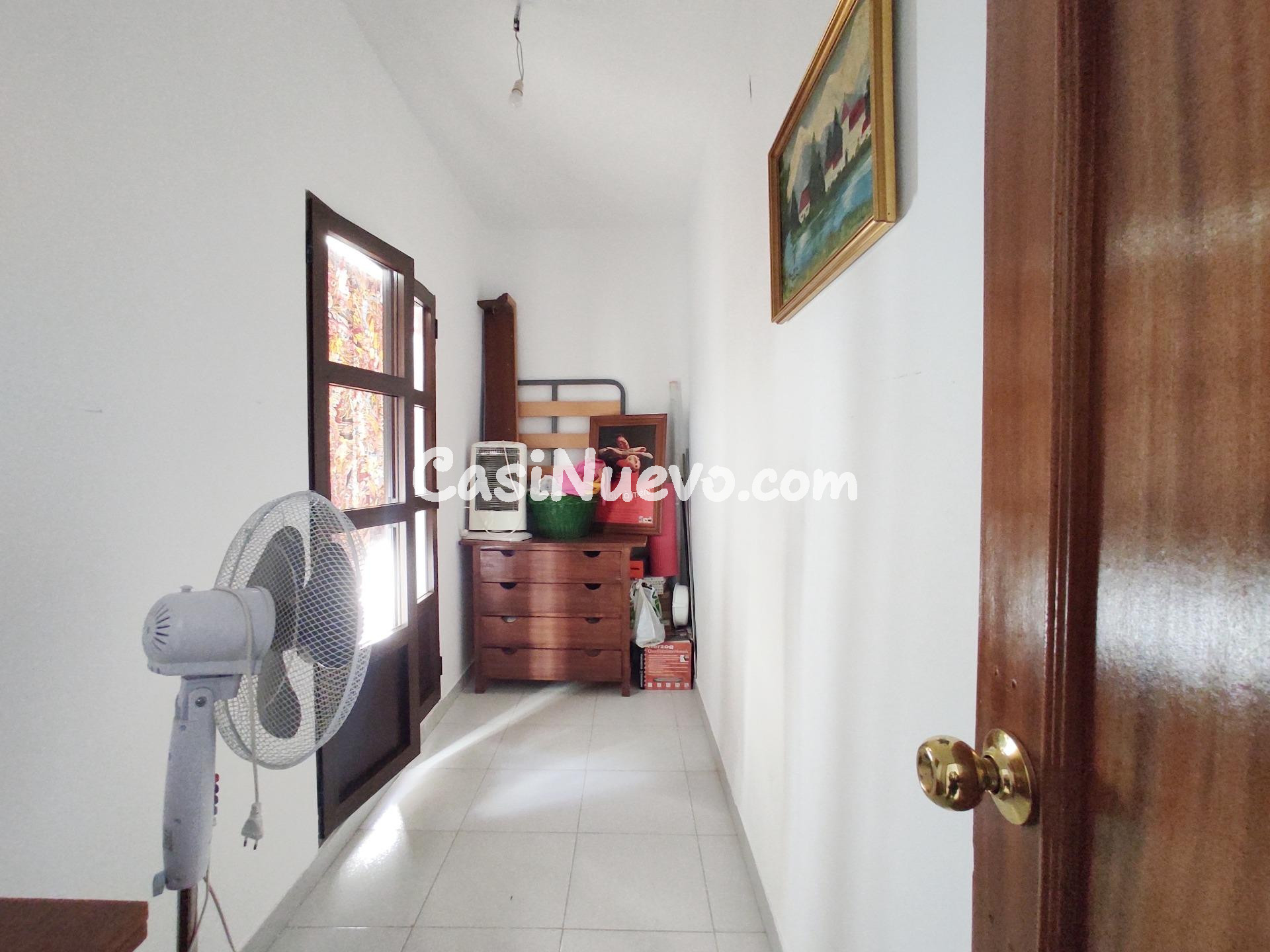 "Tu Hogar Soñado en Santa Marina: Encanto y Tradición en el  - foto 46