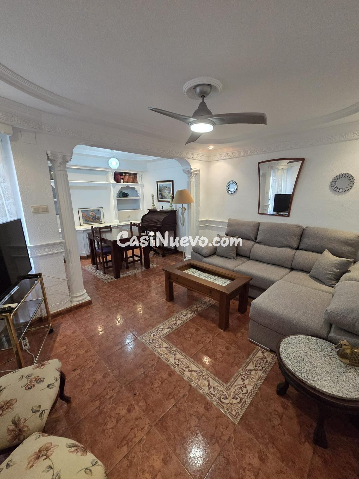 Piso reformado en buena ubicación - foto 2