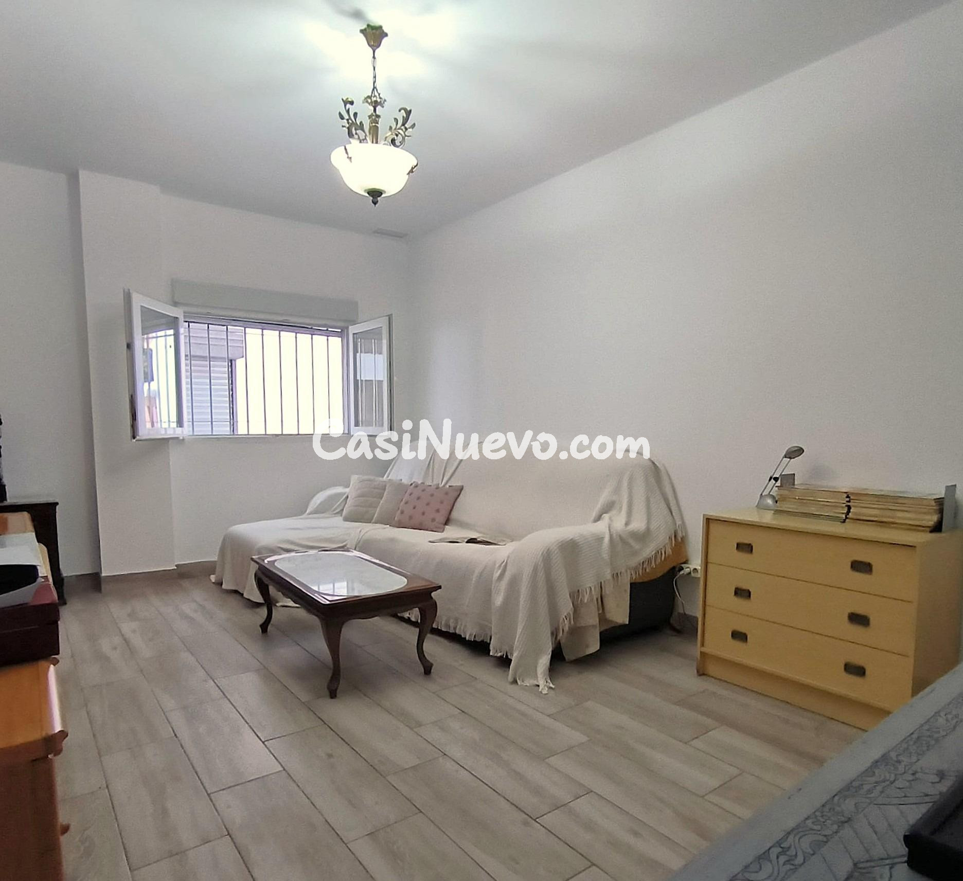 Amplia vivienda a escasos minutos de la glorieta de las Tres - foto 5