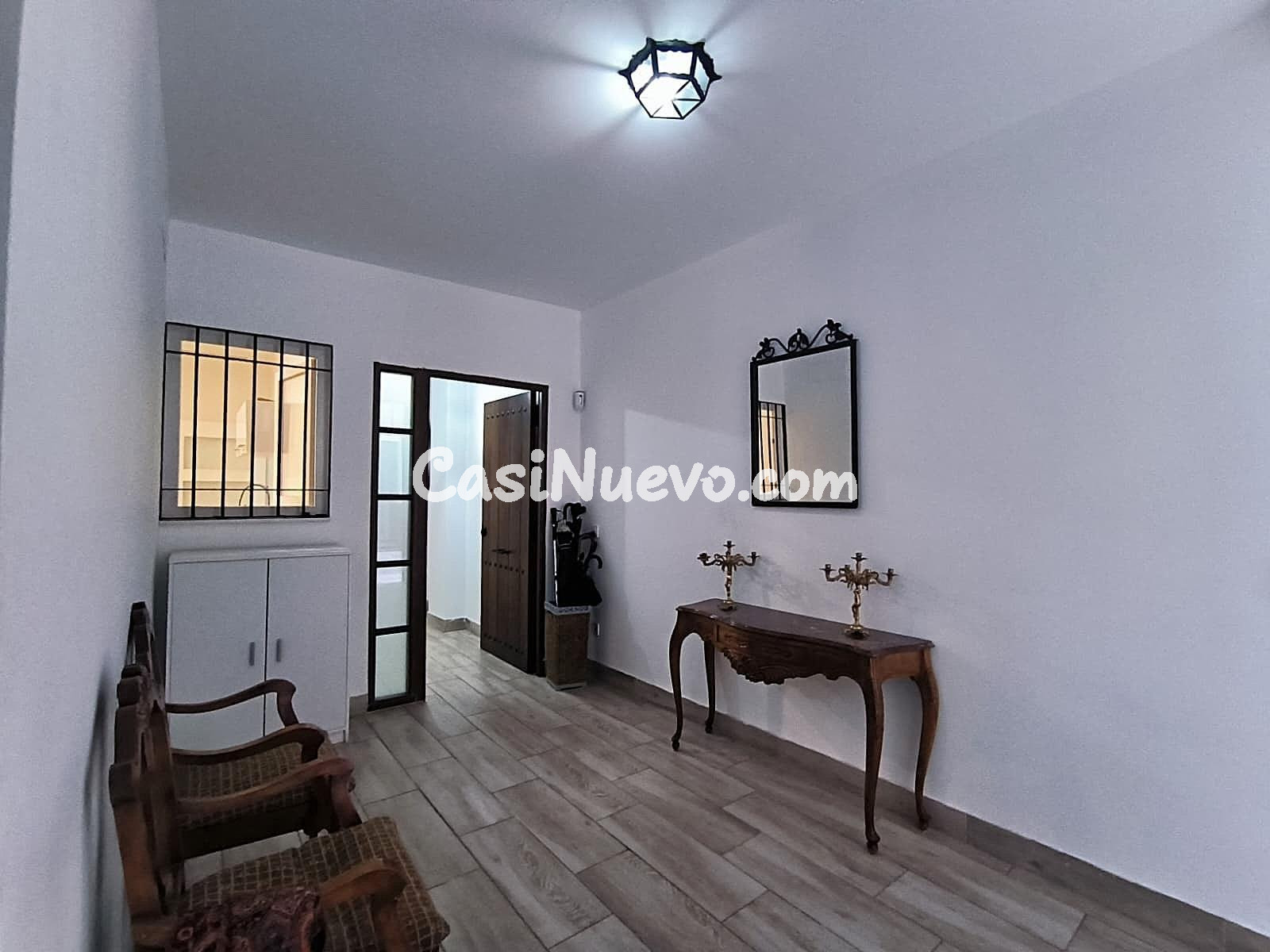 Amplia vivienda a escasos minutos de la glorieta de las Tres - foto 6