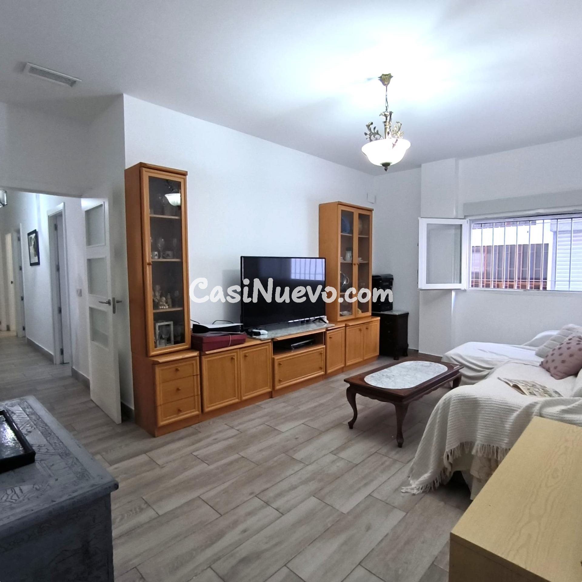 Amplia vivienda a escasos minutos de la glorieta de las Tres - foto 7