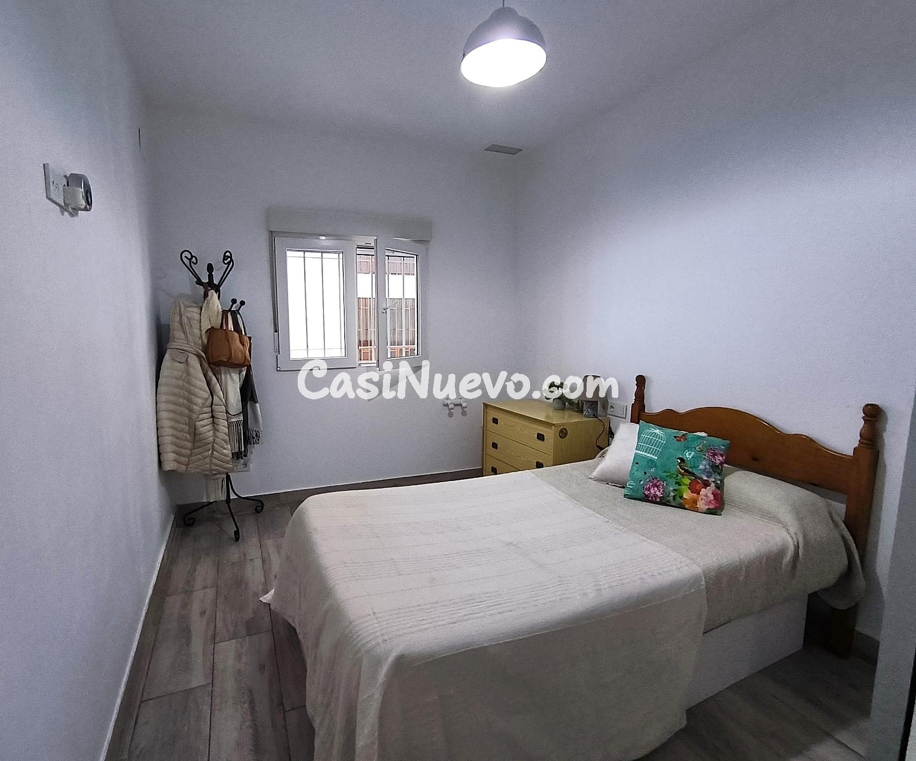 Amplia vivienda a escasos minutos de la glorieta de las Tres - foto 15