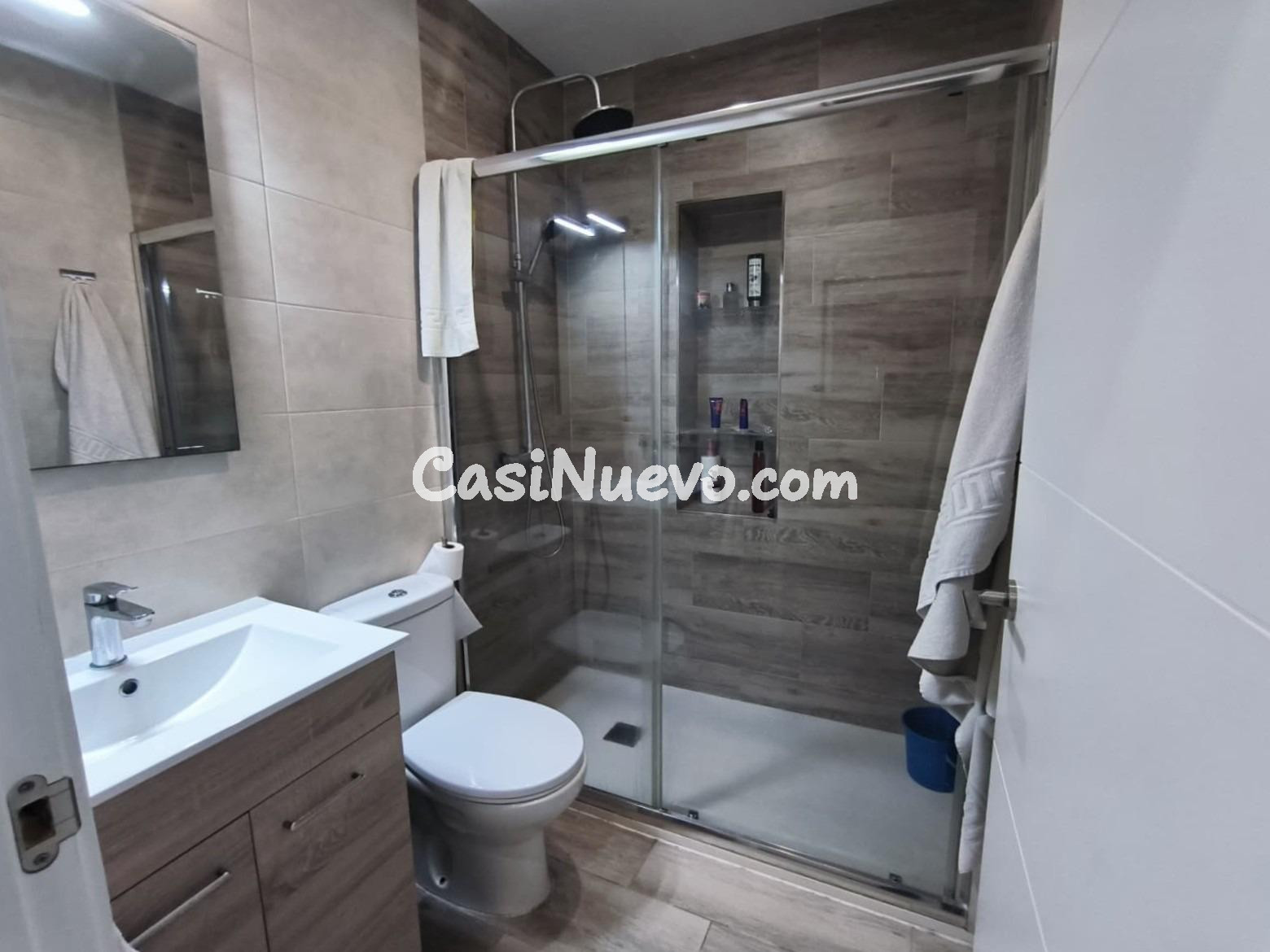 Amplia vivienda a escasos minutos de la glorieta de las Tres - foto 20