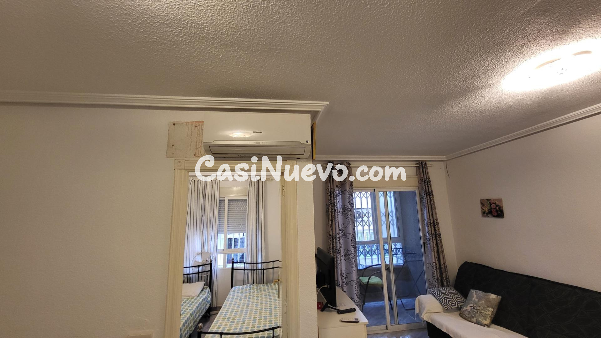 Apartamento de 2 dormitorios en el centro de Torrevieja, cer - foto 2