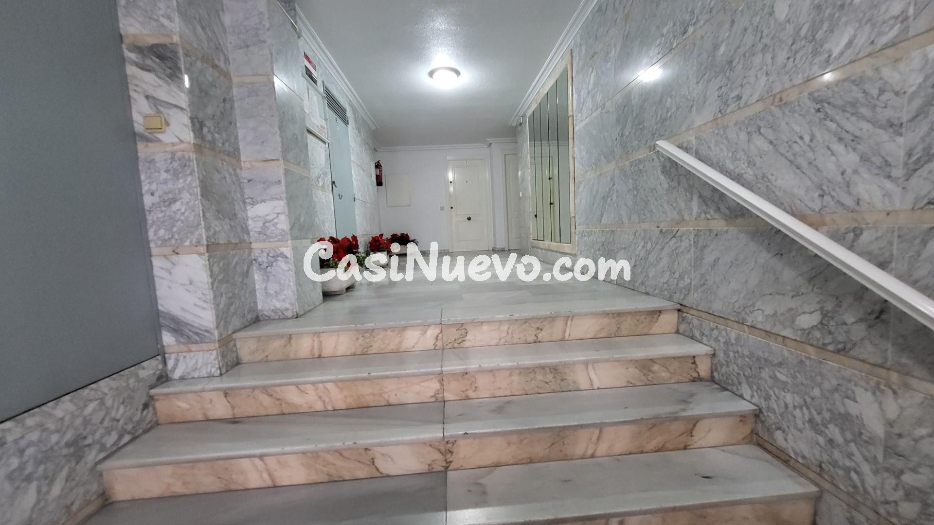 Apartamento de 2 dormitorios en el centro de Torrevieja, cer - foto 6