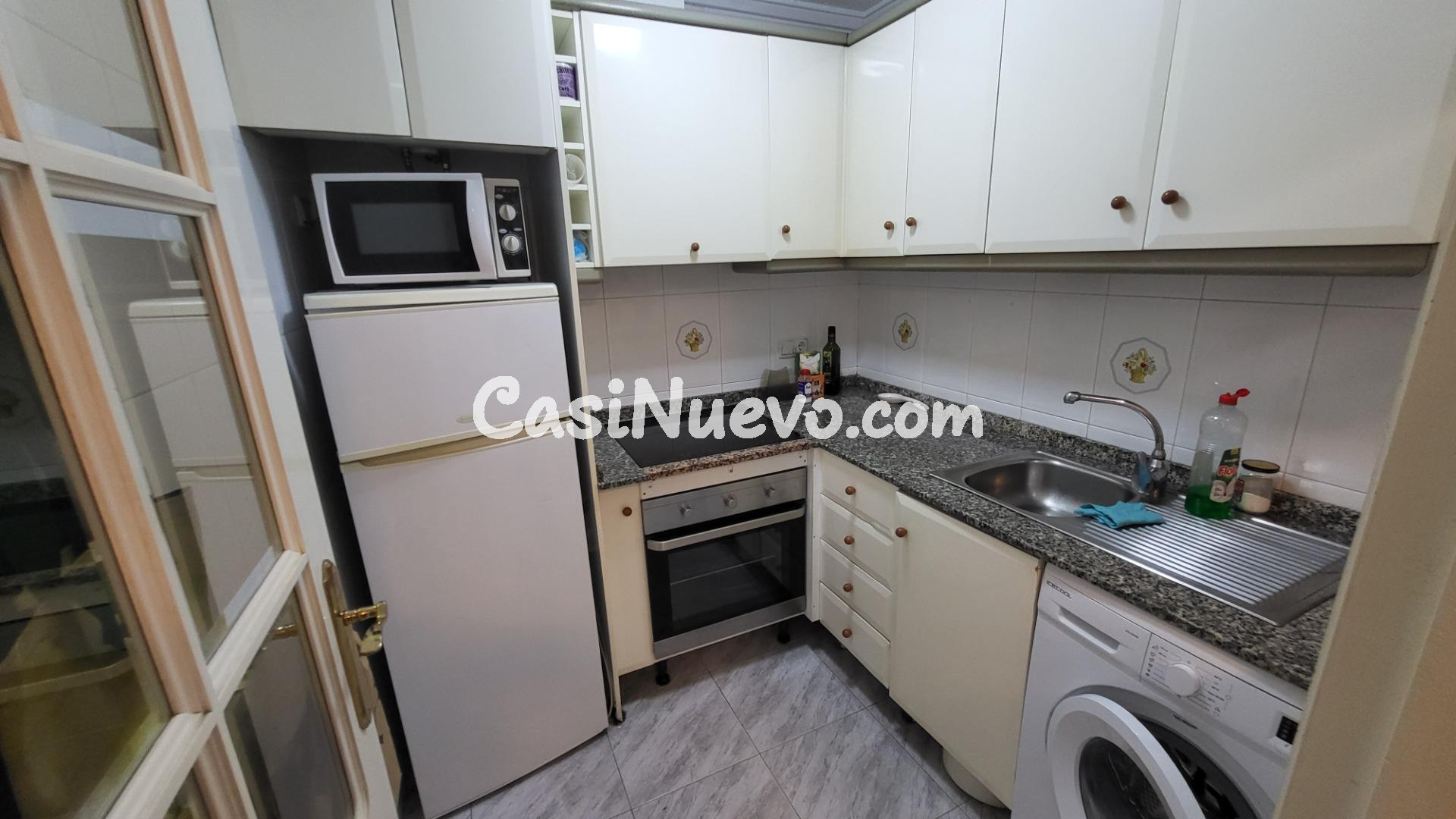 Apartamento de 2 dormitorios en el centro de Torrevieja, cer - foto 17
