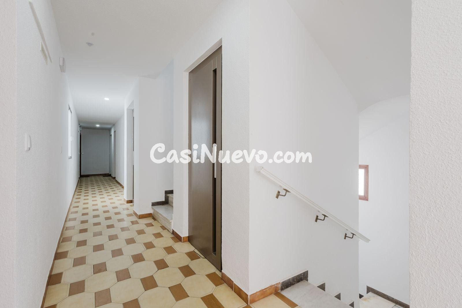 A solo 50 metros del mar — acogedor apartamento con balcón e - foto 4