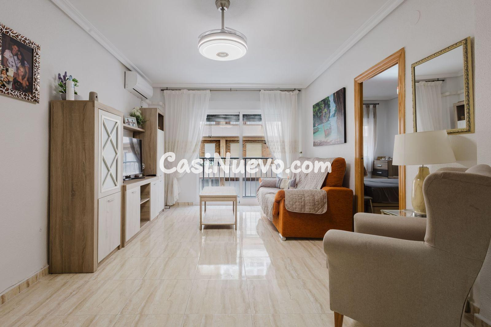 A solo 50 metros del mar — acogedor apartamento con balcón e - foto 8