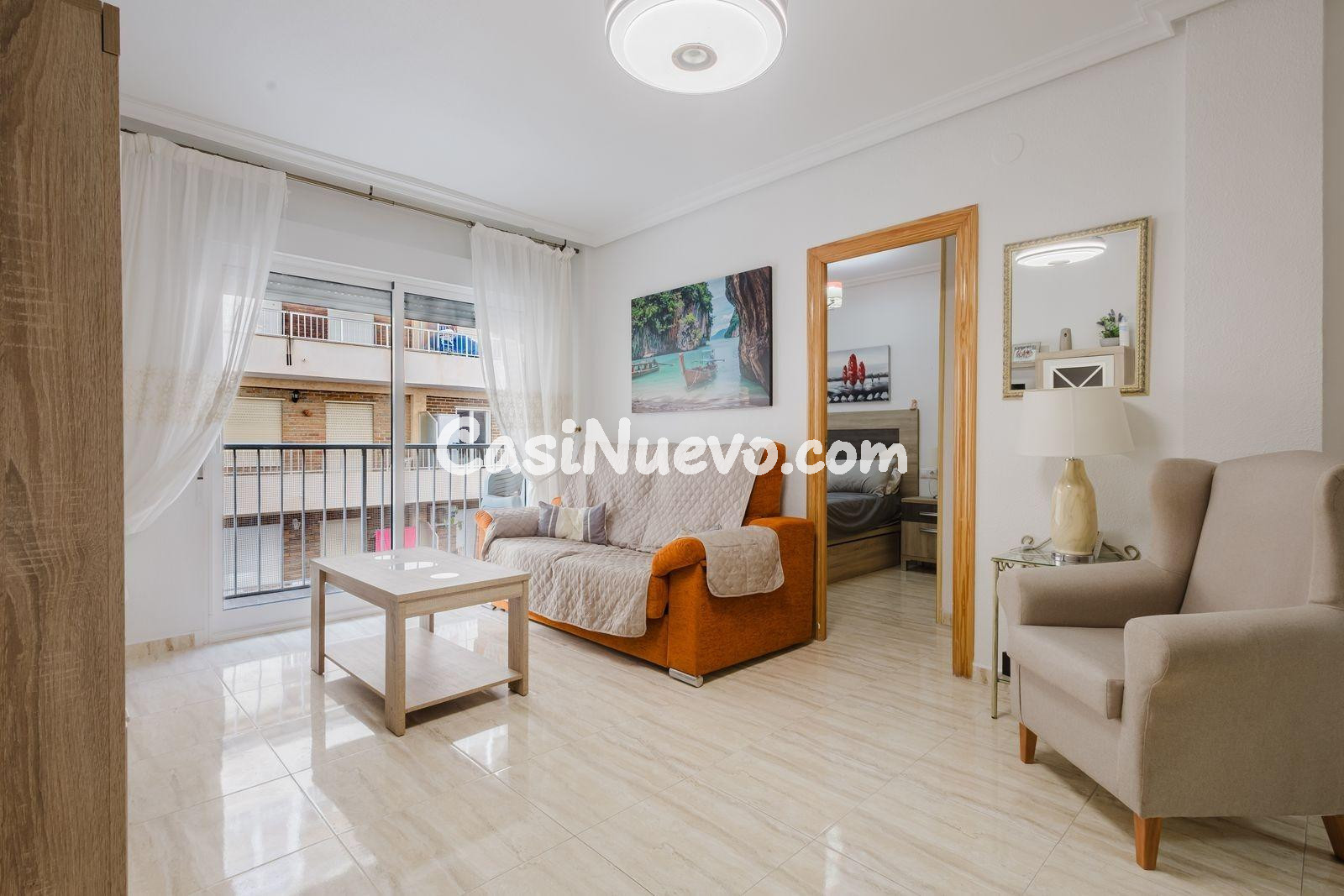 A solo 50 metros del mar — acogedor apartamento con balcón e - foto 9