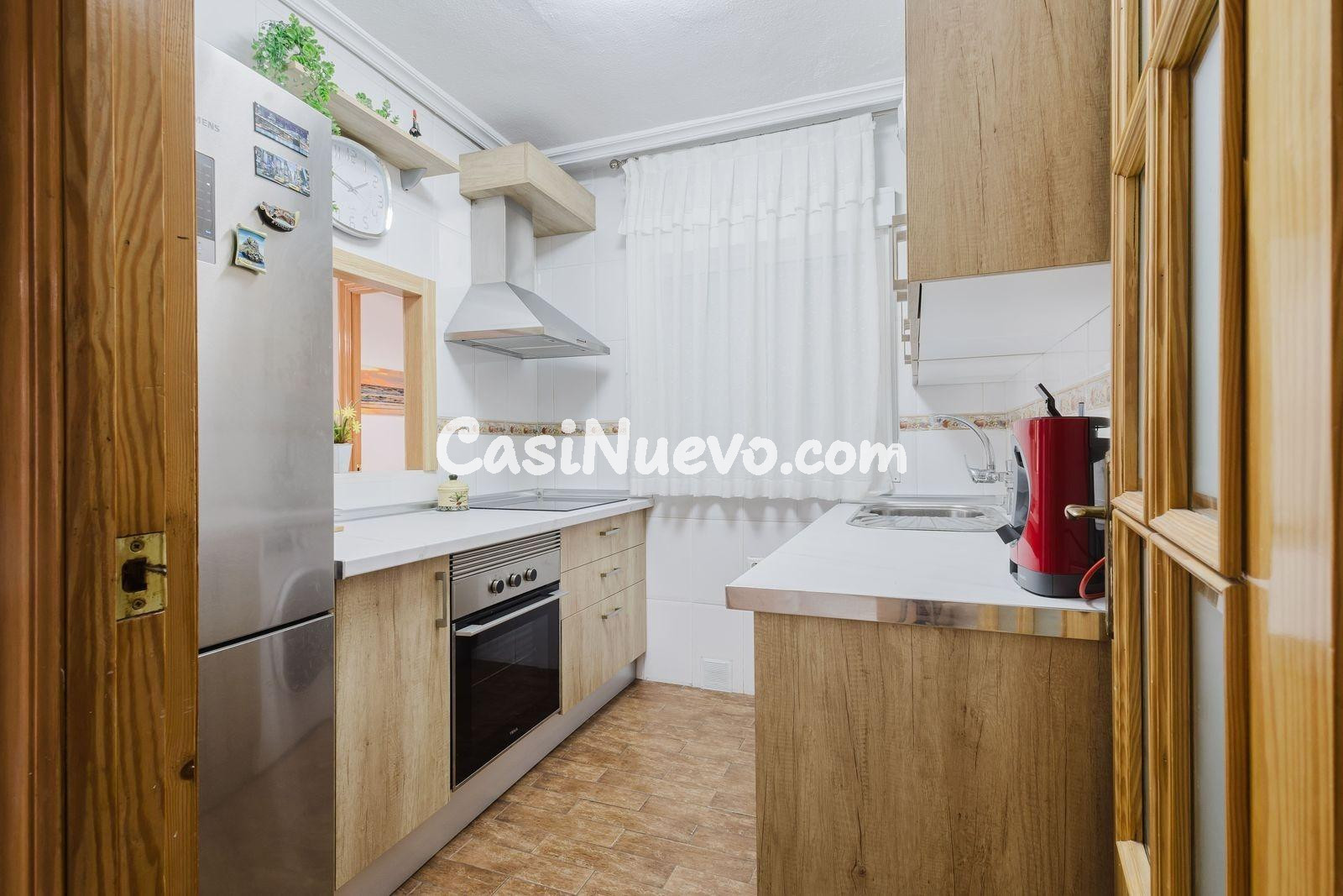 A solo 50 metros del mar — acogedor apartamento con balcón e - foto 15
