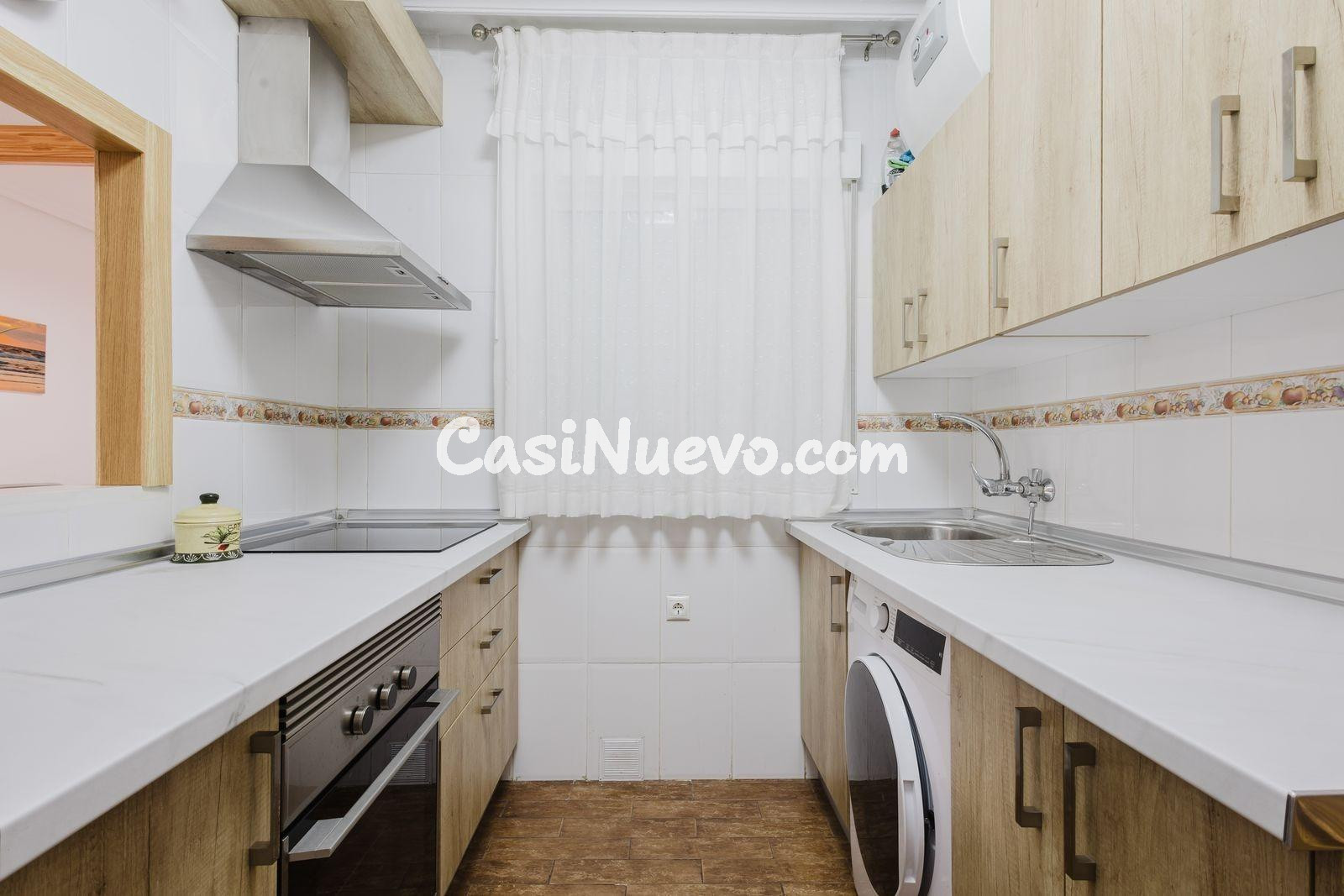 A solo 50 metros del mar — acogedor apartamento con balcón e - foto 16