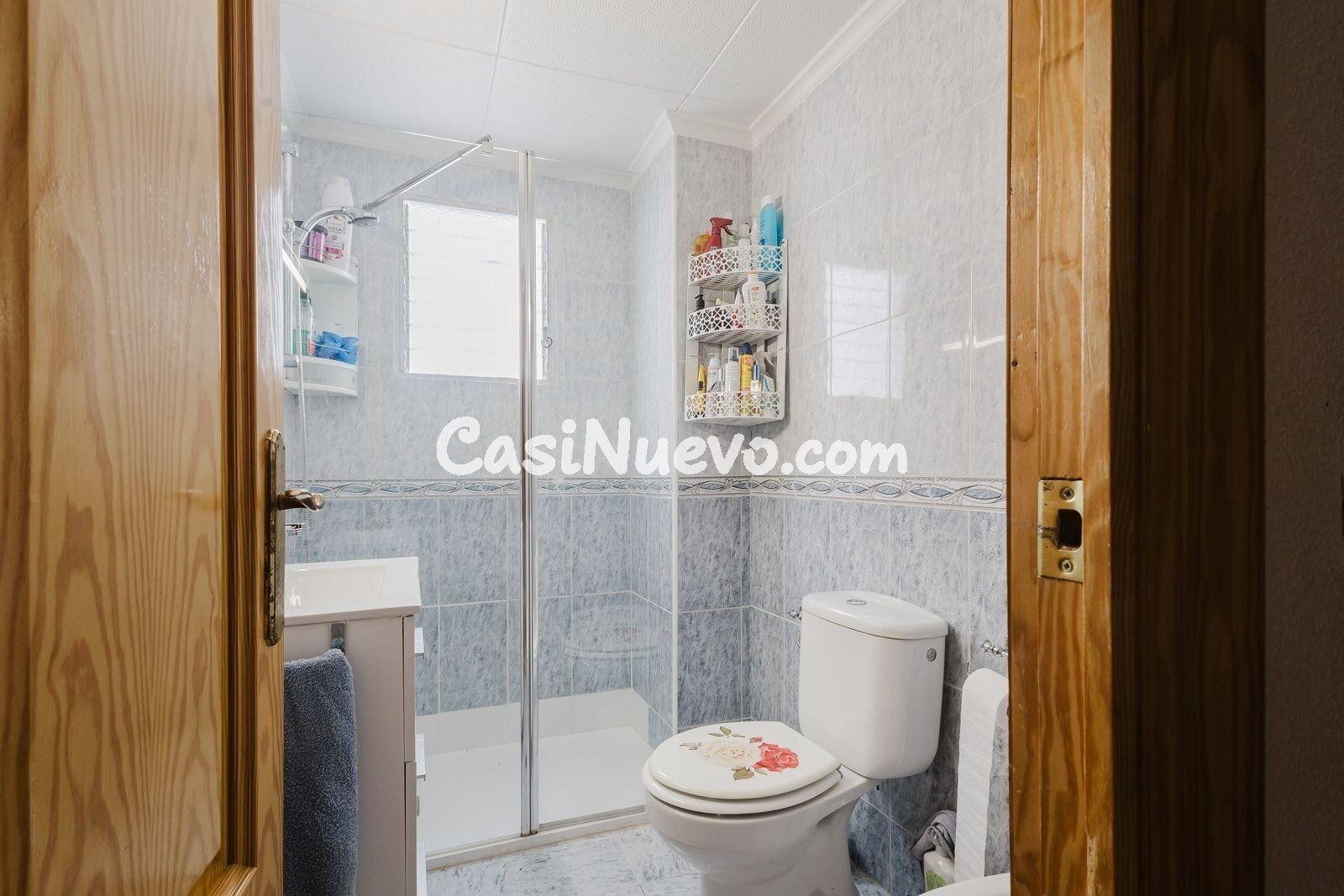 A solo 50 metros del mar — acogedor apartamento con balcón e - foto 22