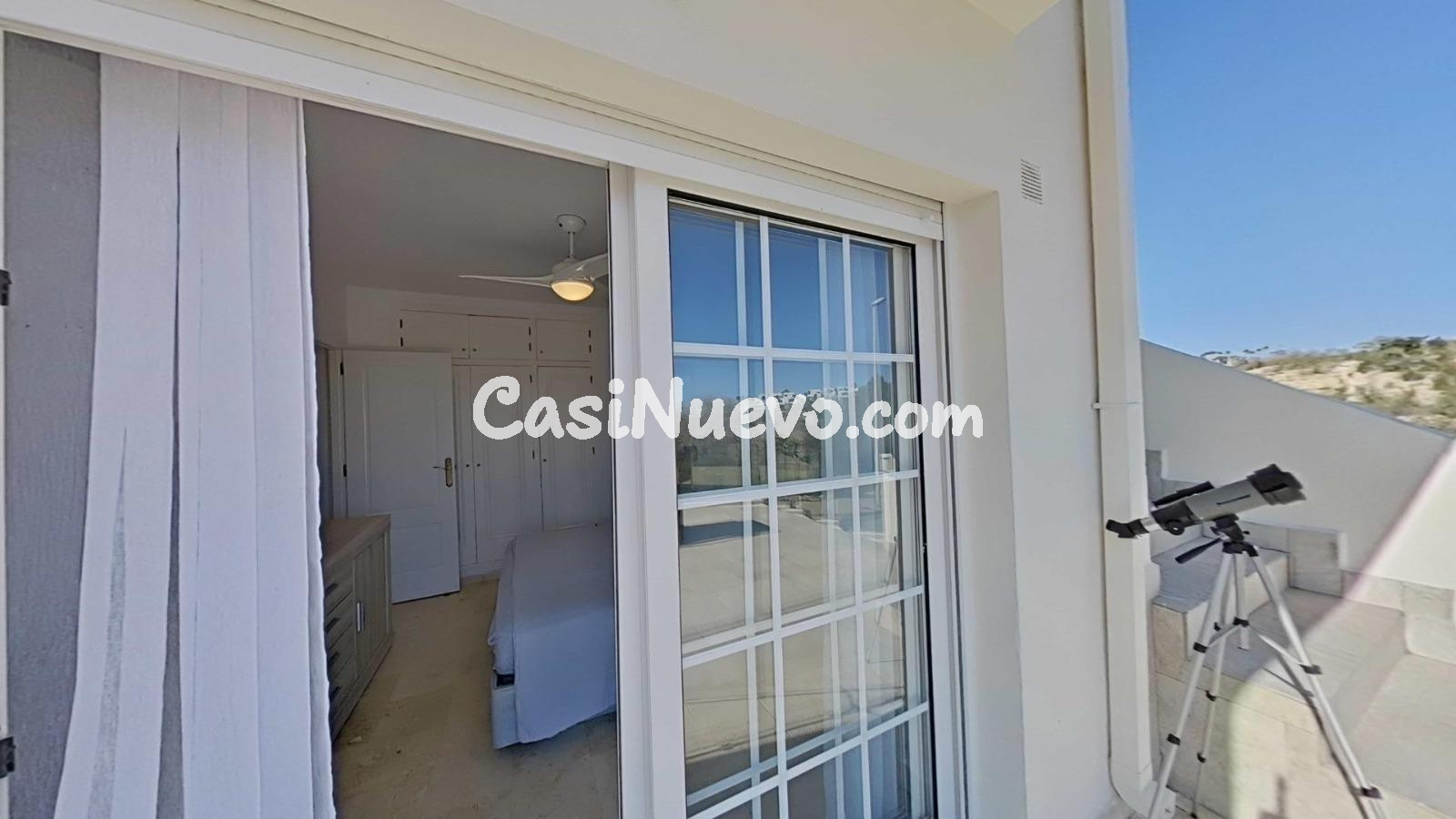 Lujosa villa de 4 dormitorios con piscina y vistas a los cam - foto 2