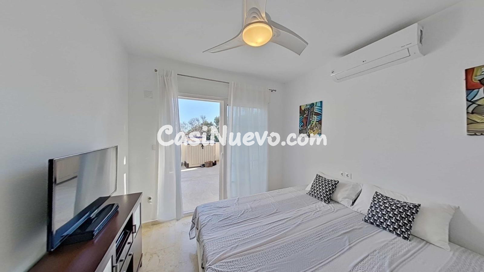 Lujosa villa de 4 dormitorios con piscina y vistas a los cam - foto 3