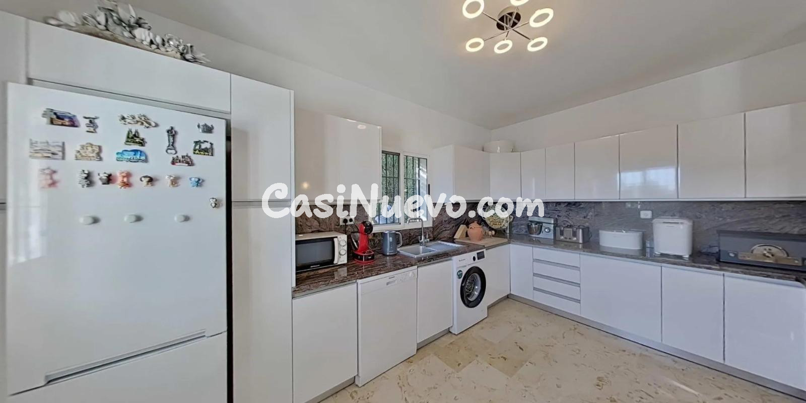 Lujosa villa de 4 dormitorios con piscina y vistas a los cam - foto 29