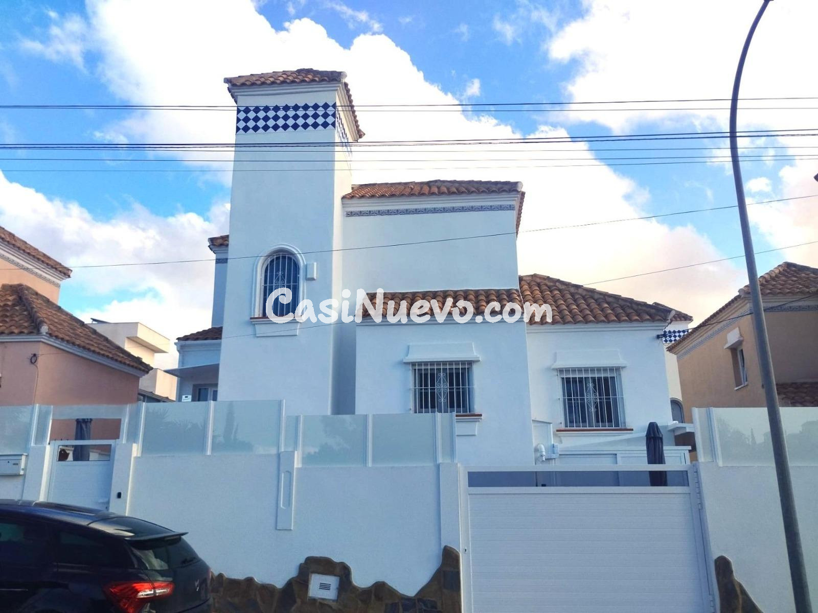 Se vende lujosa villa de 4 dormitorios con piscina en Villam - foto 3