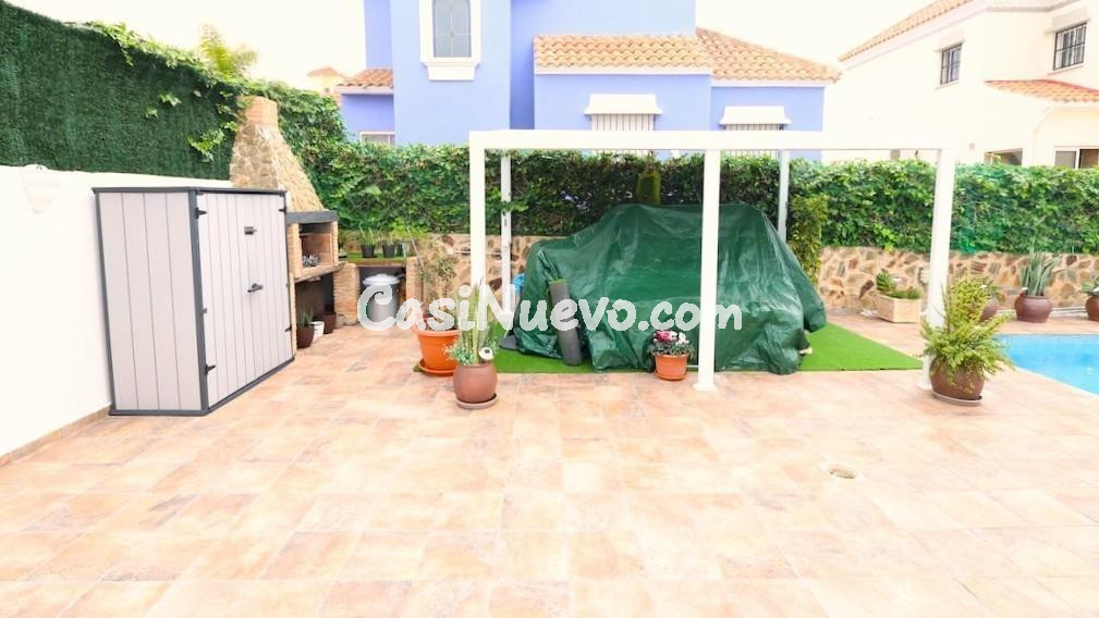 Se vende lujosa villa de 4 dormitorios con piscina en Villam - foto 7