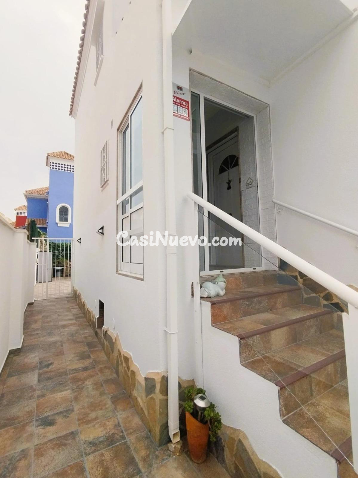 Se vende lujosa villa de 4 dormitorios con piscina en Villam - foto 10