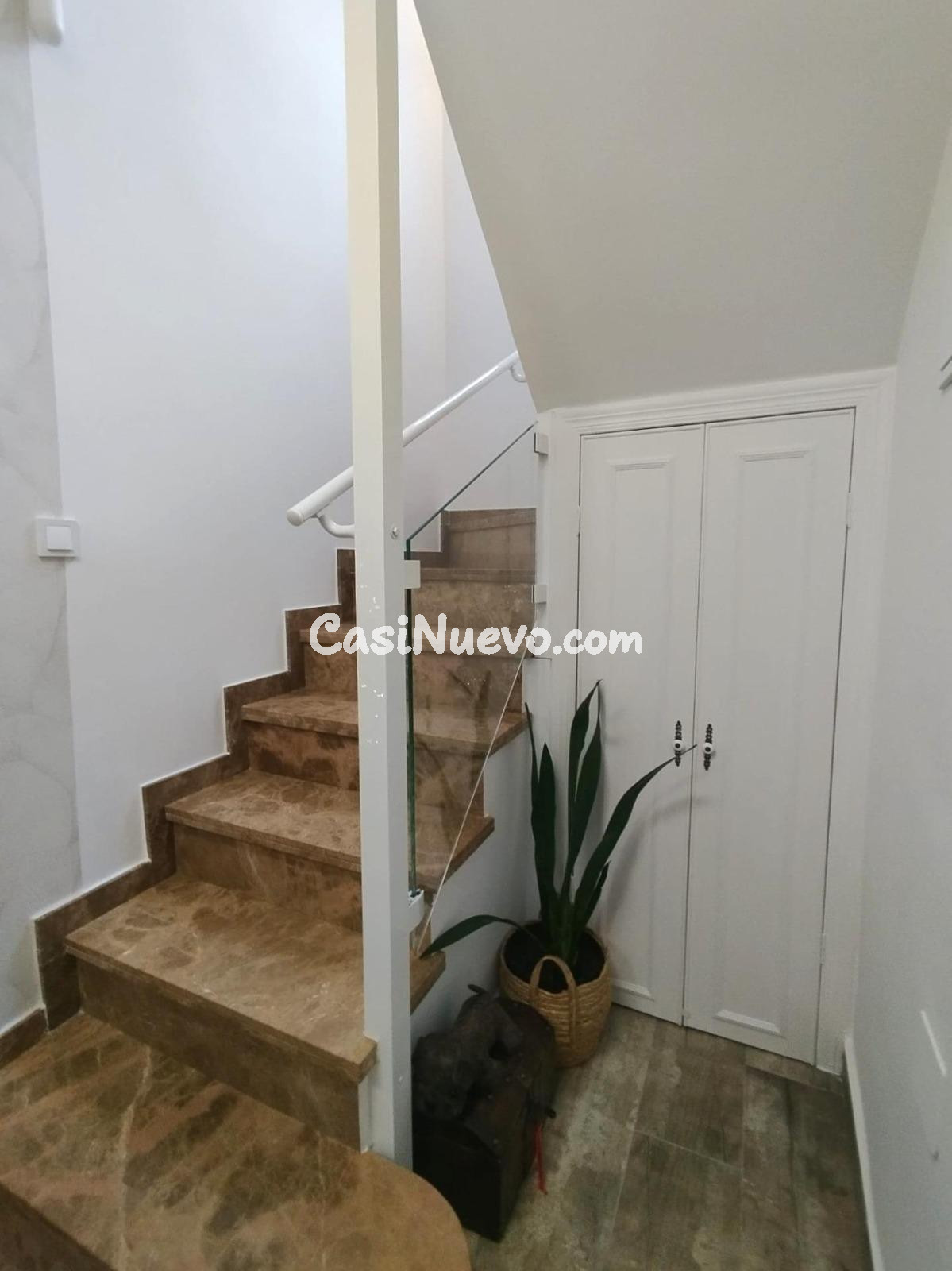 Se vende lujosa villa de 4 dormitorios con piscina en Villam - foto 12