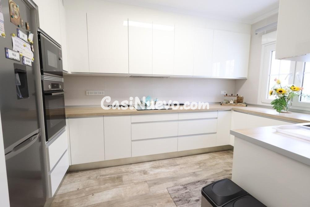 Se vende lujosa villa de 4 dormitorios con piscina en Villam - foto 19