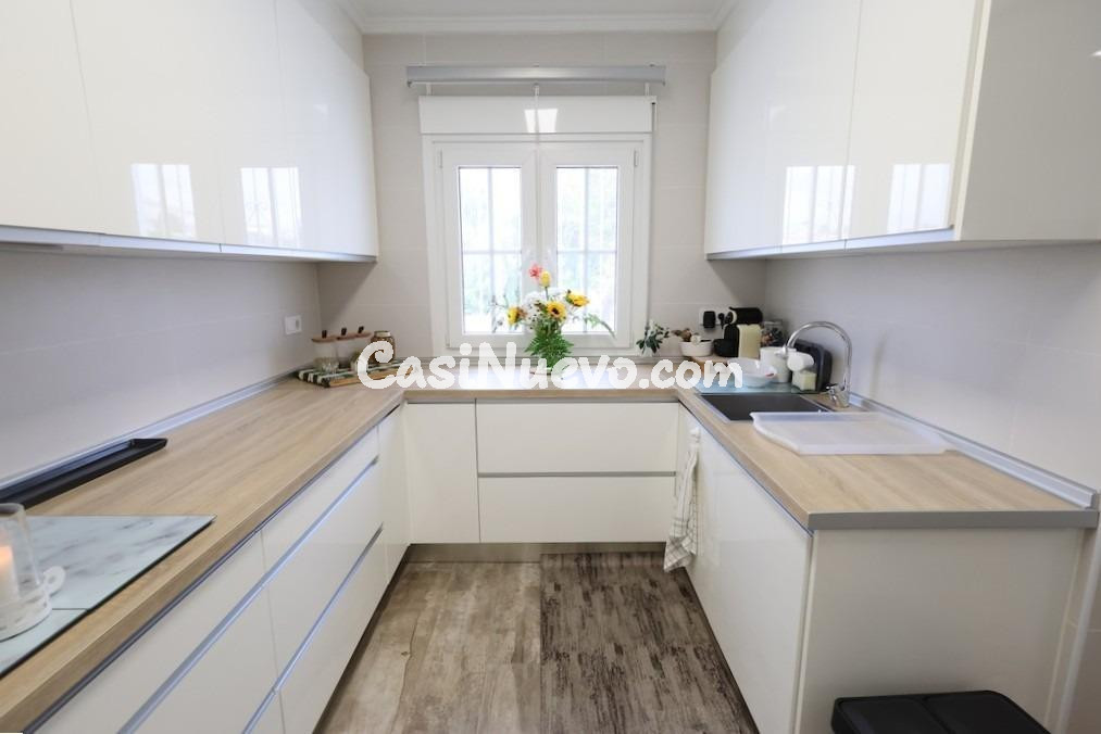 Se vende lujosa villa de 4 dormitorios con piscina en Villam - foto 20