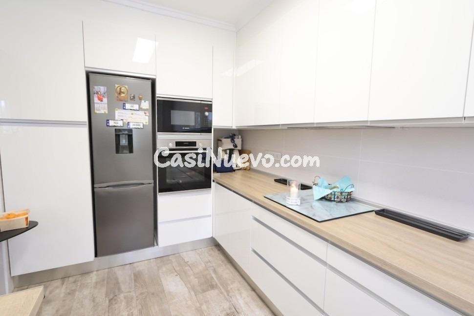 Se vende lujosa villa de 4 dormitorios con piscina en Villam - foto 21