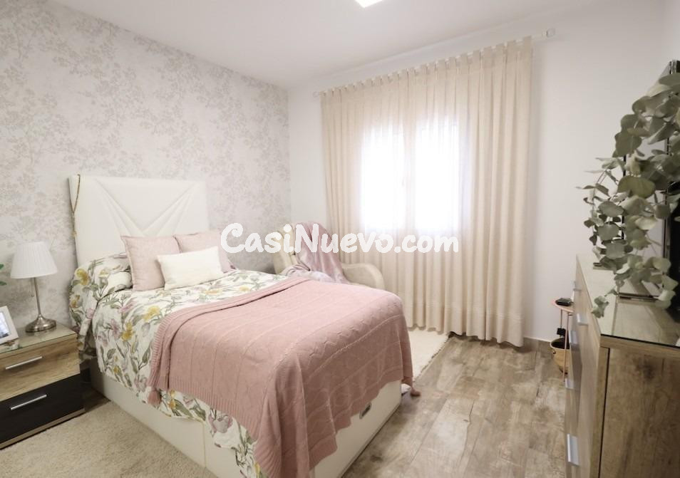 Se vende lujosa villa de 4 dormitorios con piscina en Villam - foto 22