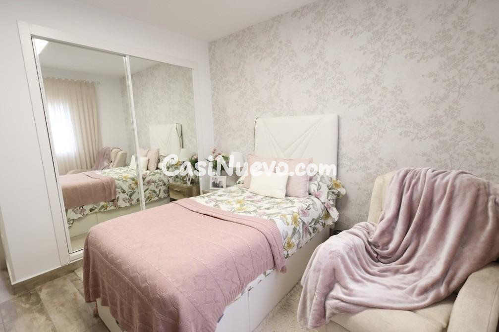Se vende lujosa villa de 4 dormitorios con piscina en Villam - foto 23