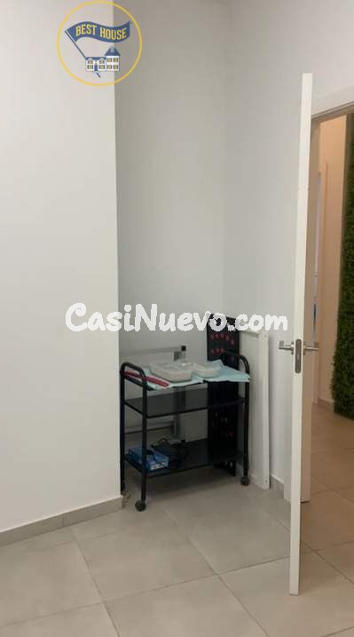 GABINETE EN ALQUILER – CLÍNICA DE PODOLOGÍA – MERCADO CENTRA - foto 8