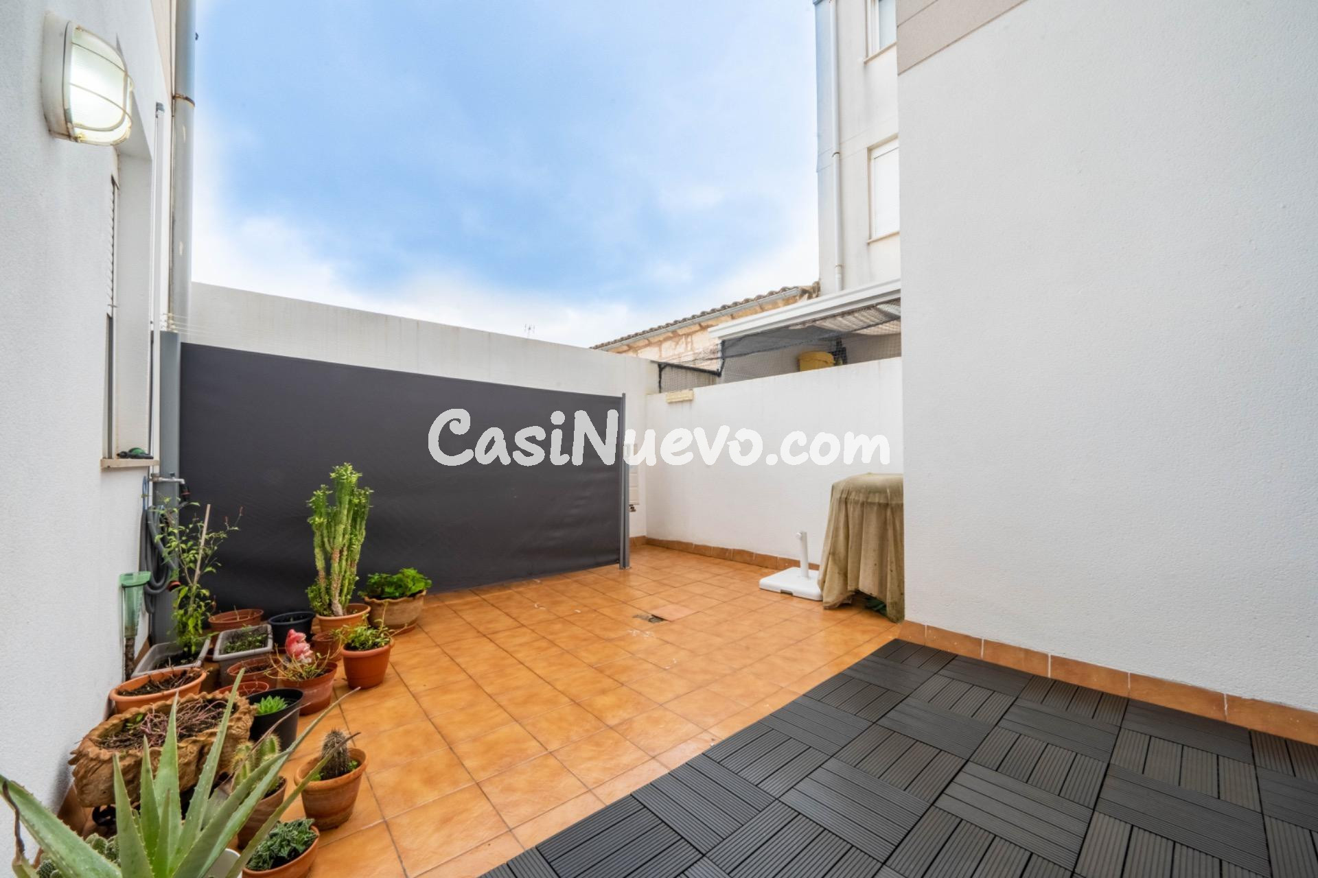 PLANTA BAJA CON TERRAZAS, 2 PARKING Y TRASTERO EN SA POBLA - foto 13