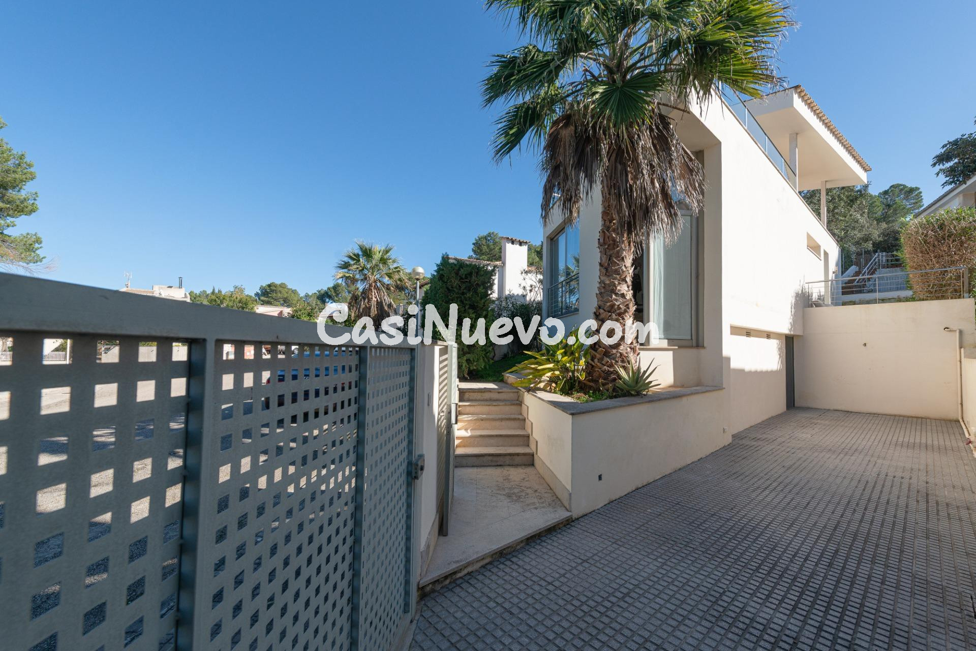 Chalet cerca de la Playa y Puerto deportivo. - foto 2