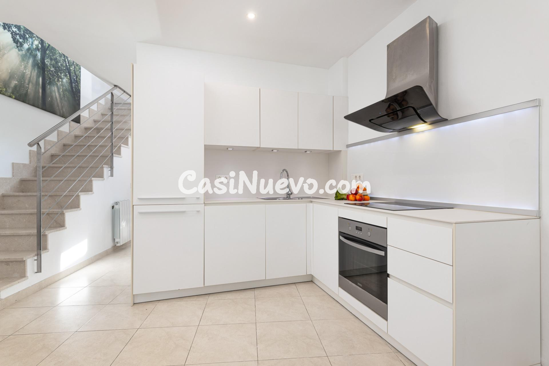 Chalet cerca de la Playa y Puerto deportivo. - foto 3