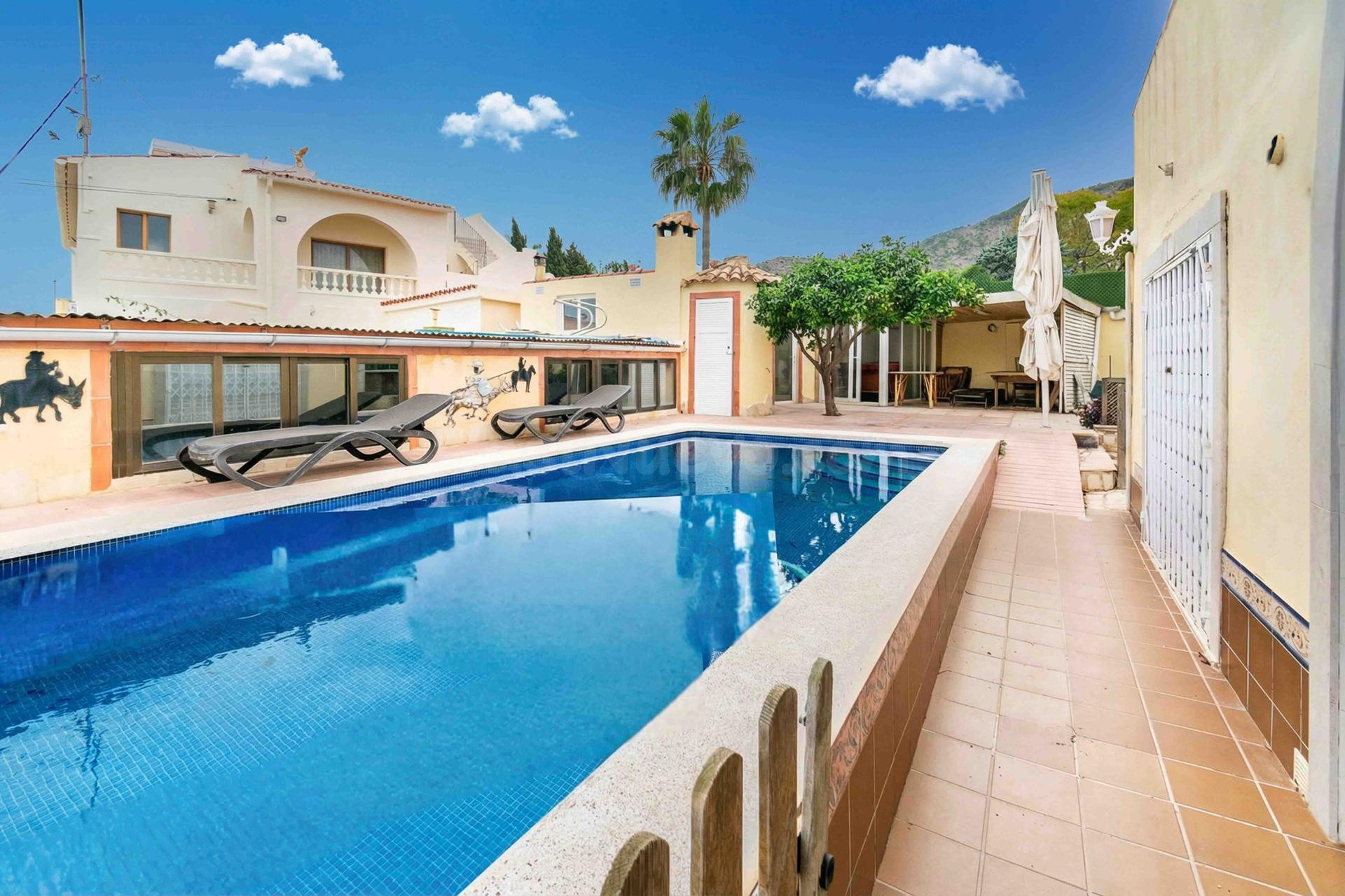 Planta baja de céntrico chalet en el Albir, con cuatro dormi - foto 2